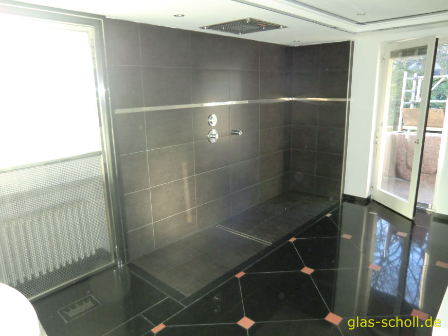 Festteil-Walkin-Dusche von Glas Scholl