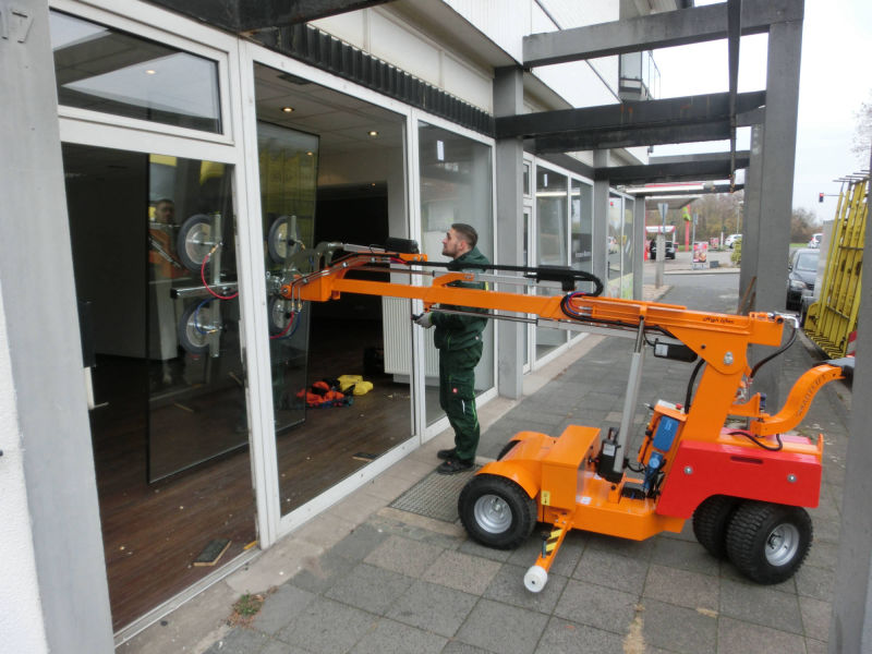 Glasreparatur mit Kraneinsatz Smartlifter SL608 HL RT von Glas Scholl