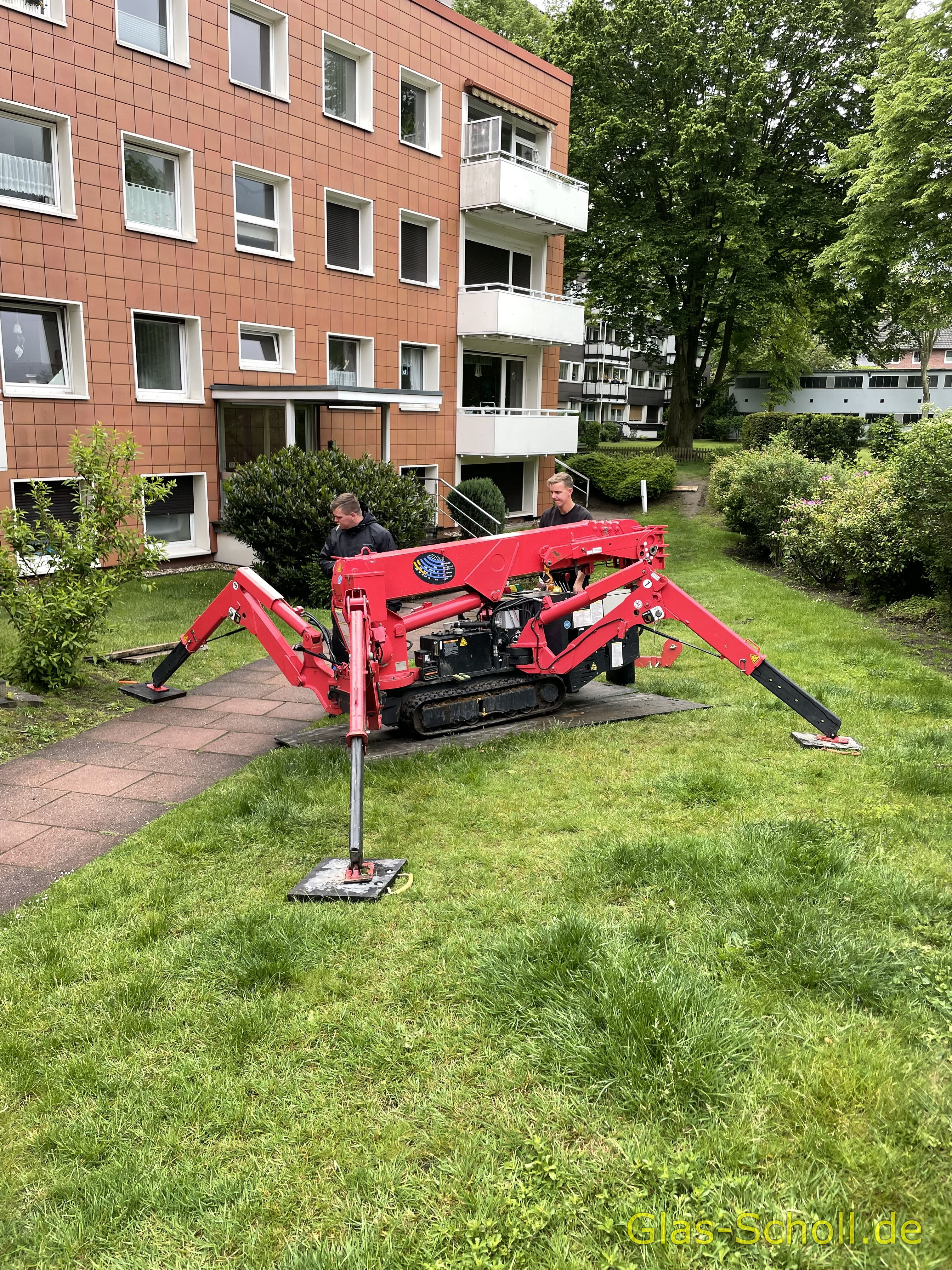 komplizierte Kran-Reparatur von Glas Scholl