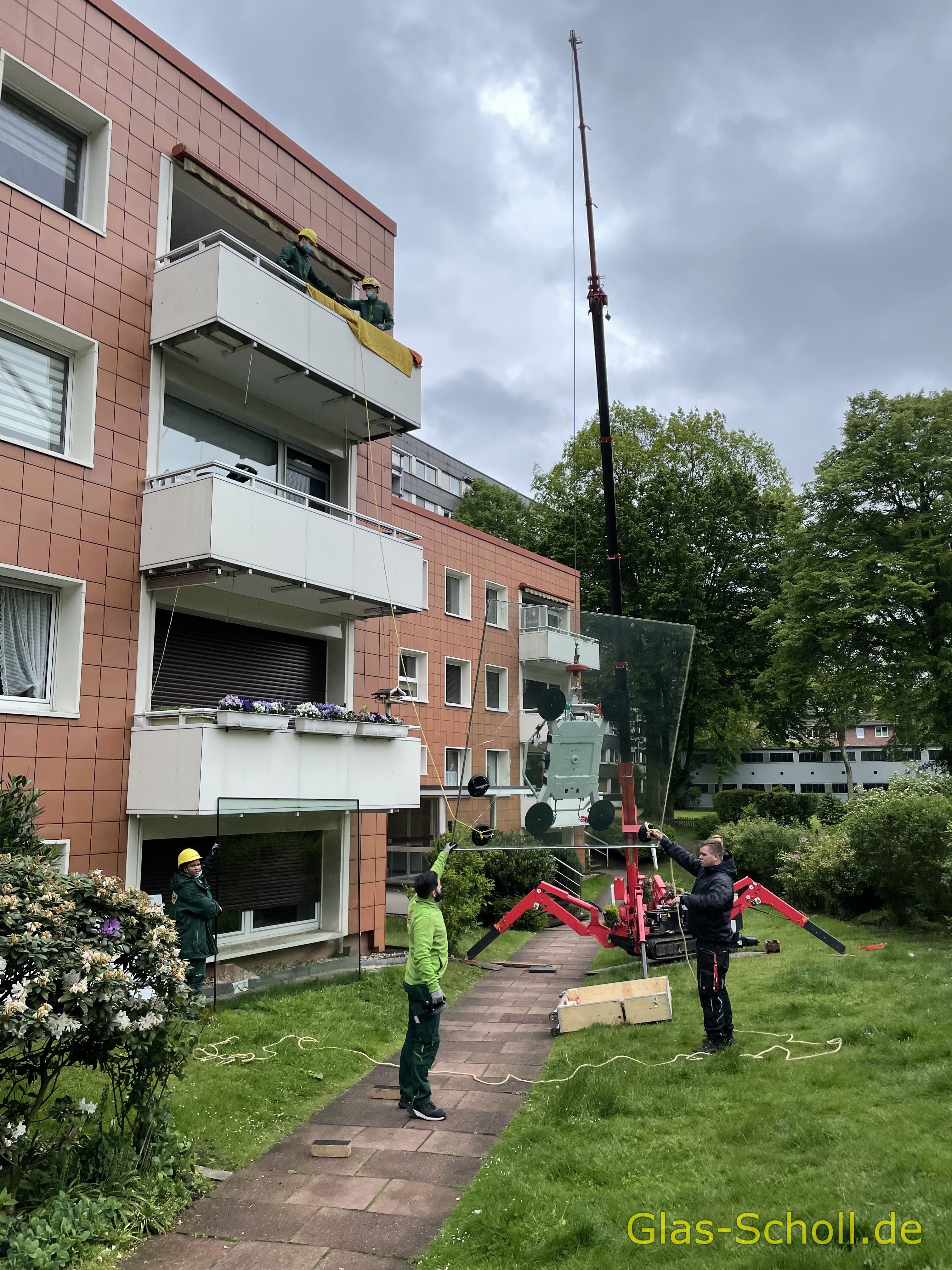 komplizierte Kran-Reparatur von Glas Scholl