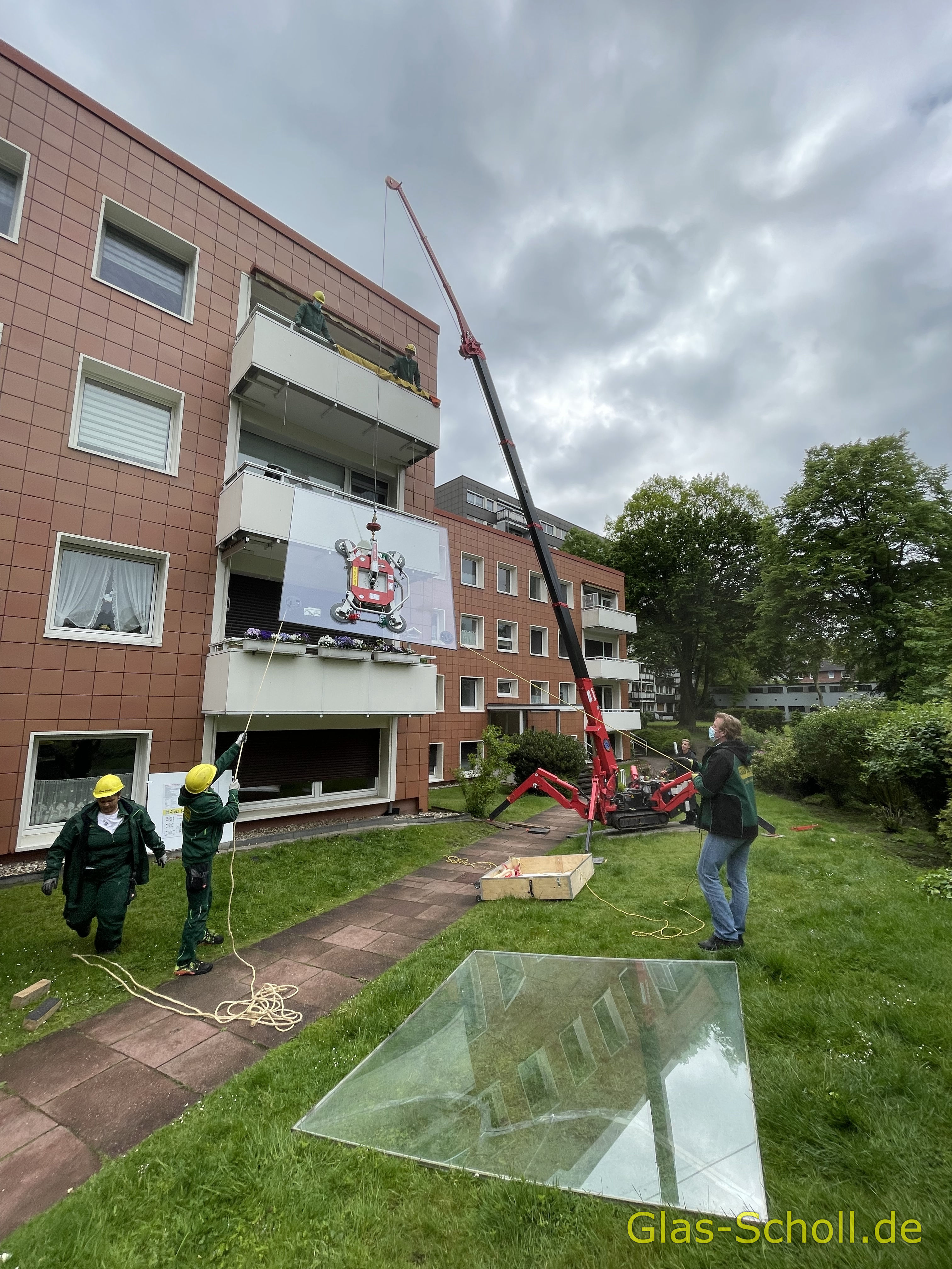 komplizierte Kran-Reparatur von Glas Scholl