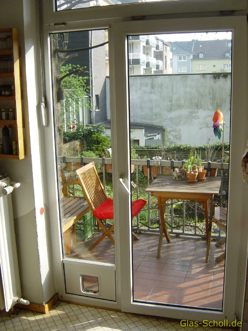 nachträglicher Katzenklappen Einbau in Isolierglas, Fenster, Türen, Balkonanlagen, Tierklappen, Hundeklappen von Glas Scholl