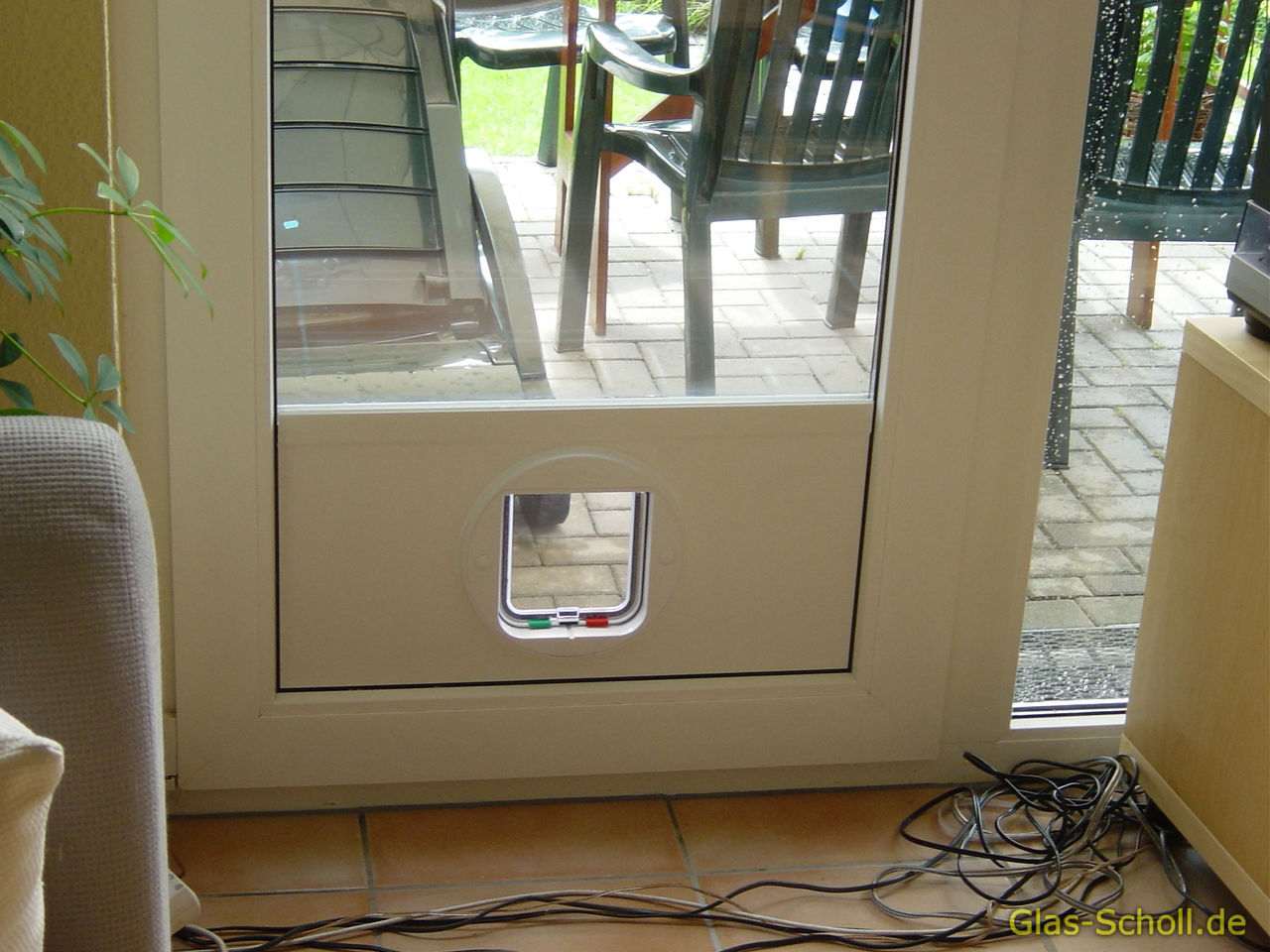 nachträglicher Katzenklappen Einbau in Isolierglas, Fenster, Türen, Balkonanlagen, Tierklappen, Hundeklappen von Glas Scholl