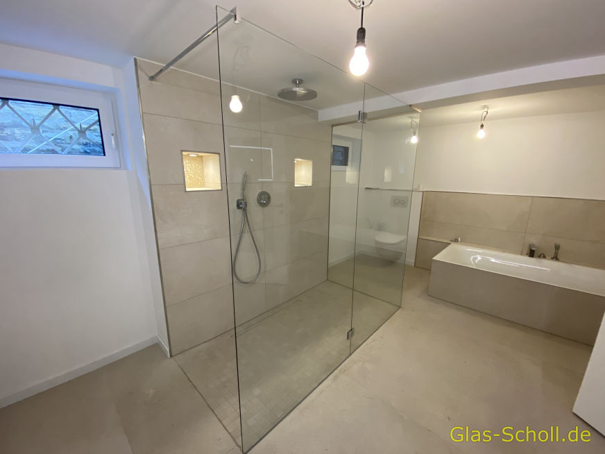 L-Festteildusche im Kellerbereich von Glas Scholl
