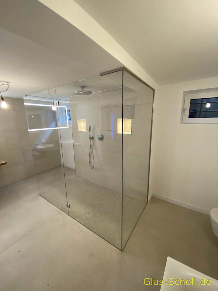 L-Festteildusche im Kellerbereich von Glas Scholl