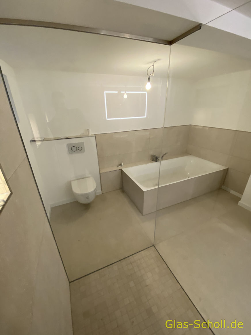 L-Festteildusche im Kellerbereich von Glas Scholl