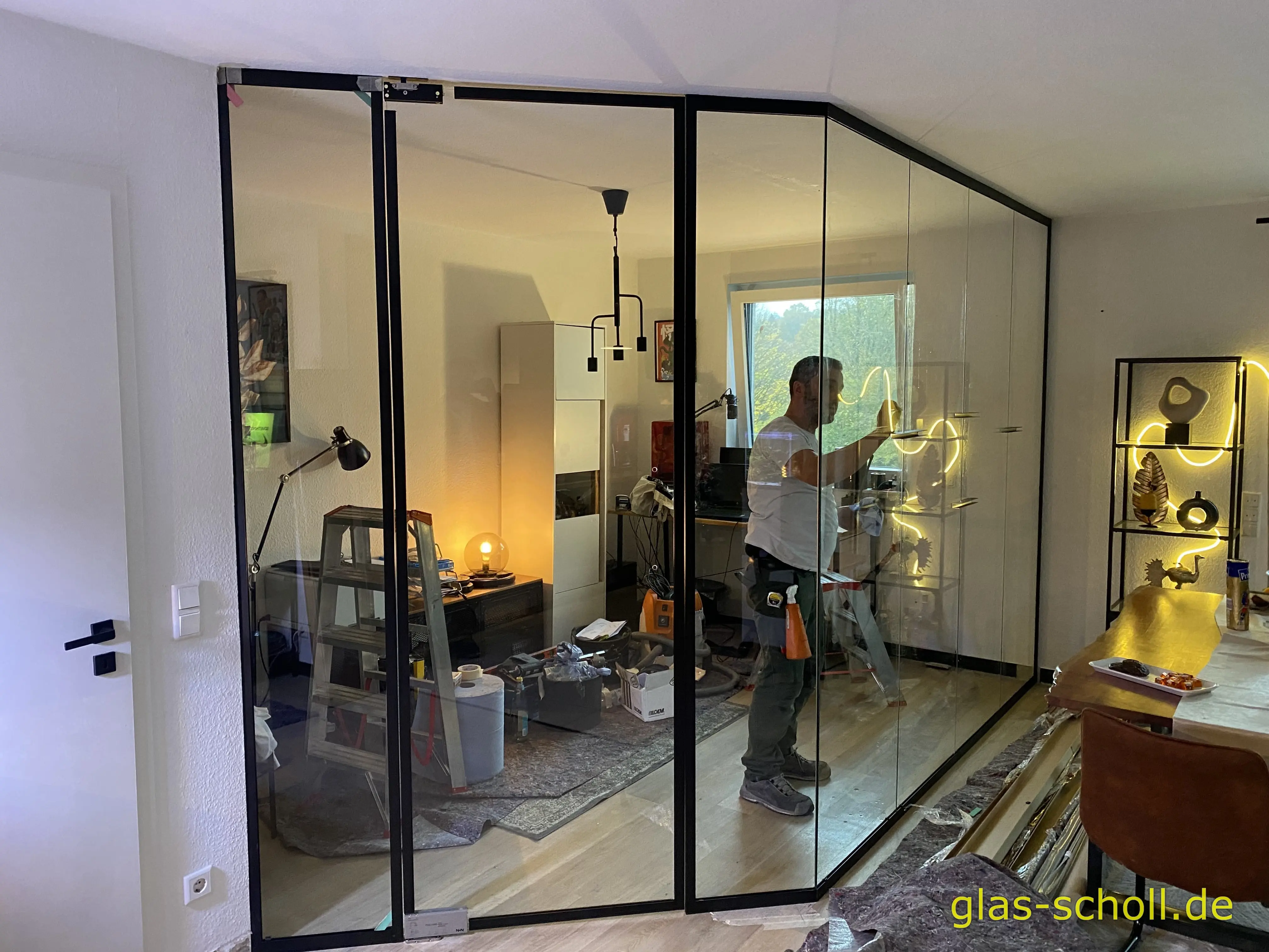 Erstellung einer 135° Industrial Style Glasabtrennung von Glas Scholl