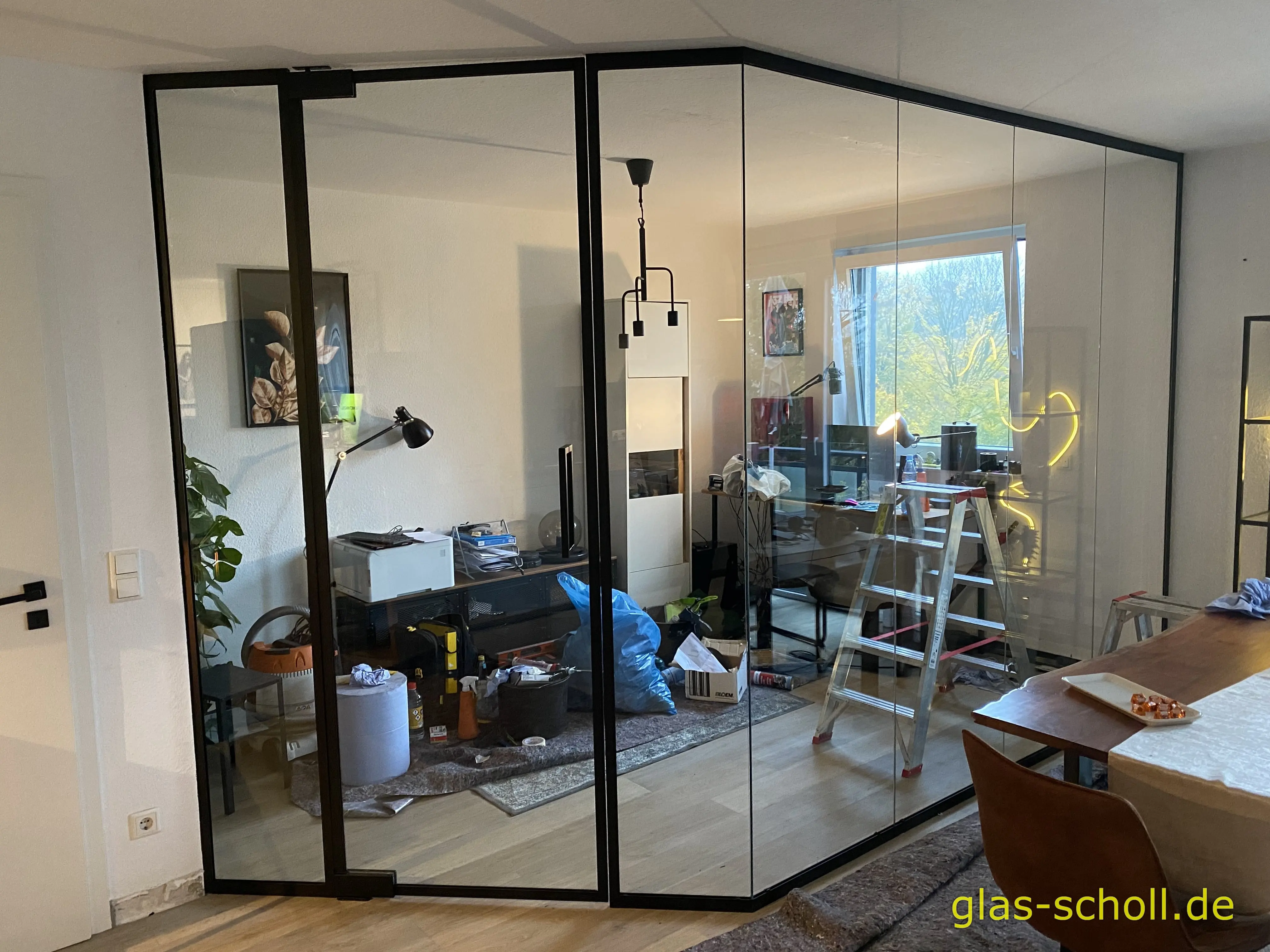 Erstellung einer 135° Industrial Style Glasabtrennung von Glas Scholl