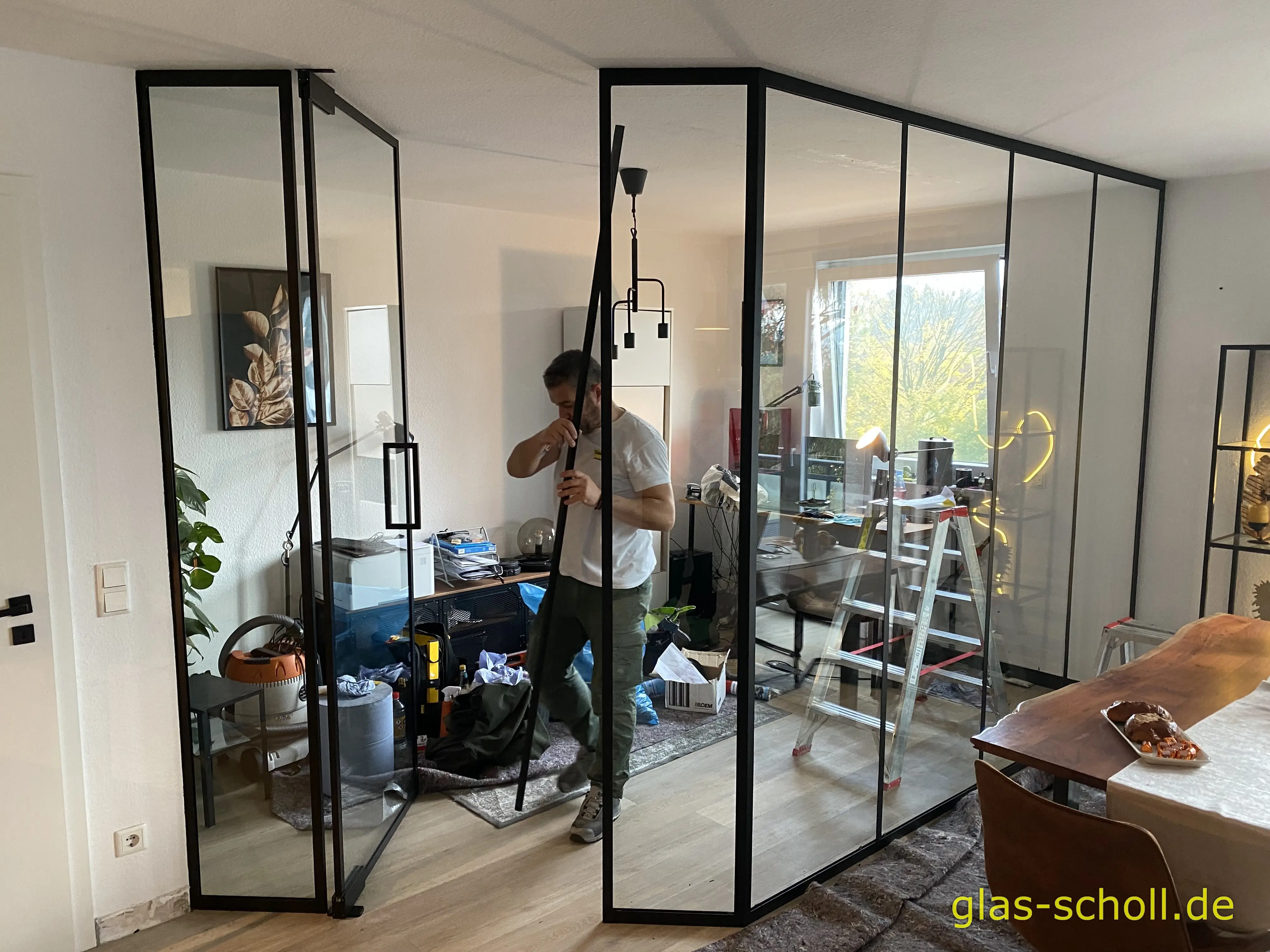 Erstellung einer 135° Industrial Style Glasabtrennung von Glas Scholl