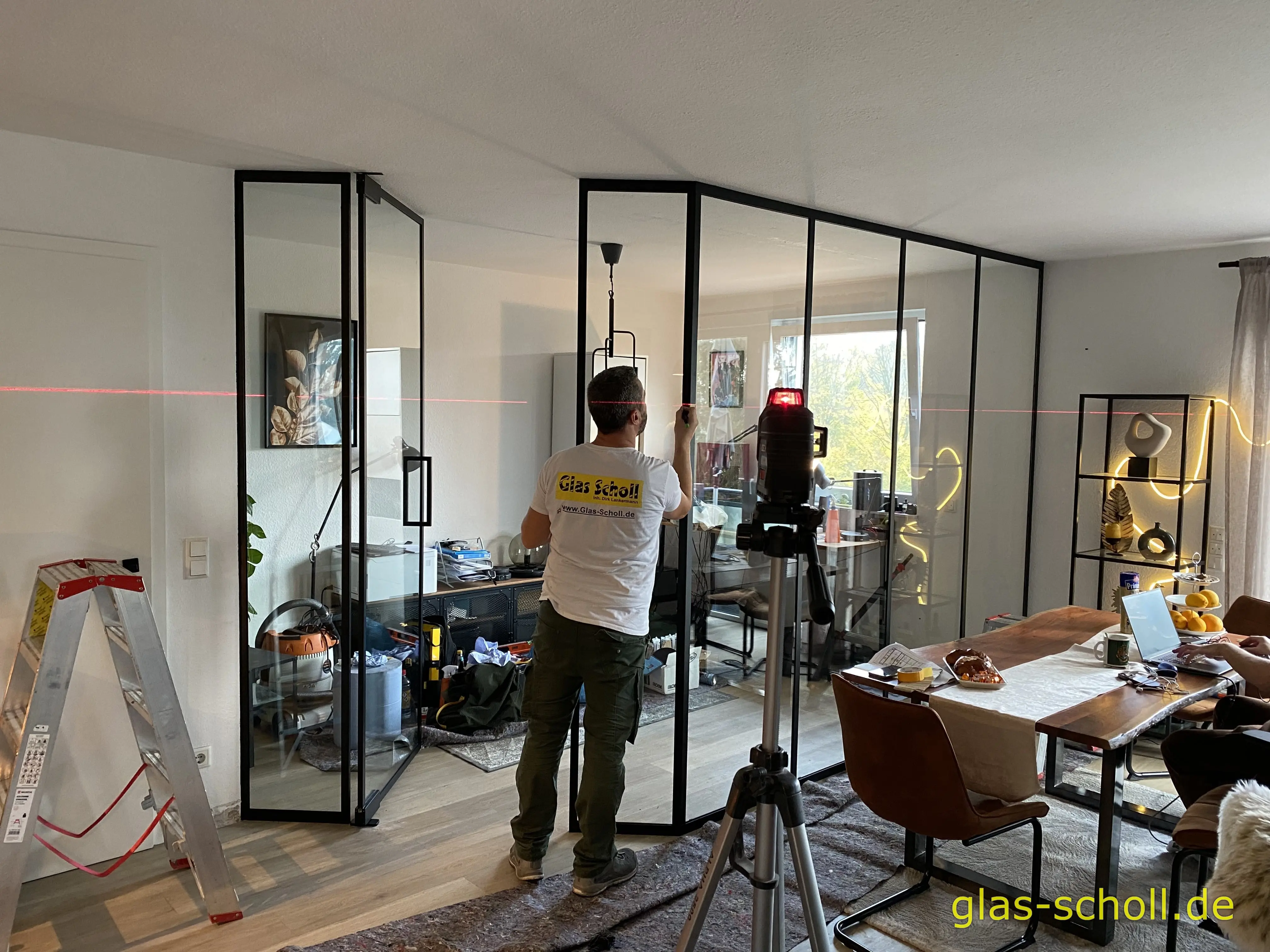 Erstellung einer 135° Industrial Style Glasabtrennung von Glas Scholl
