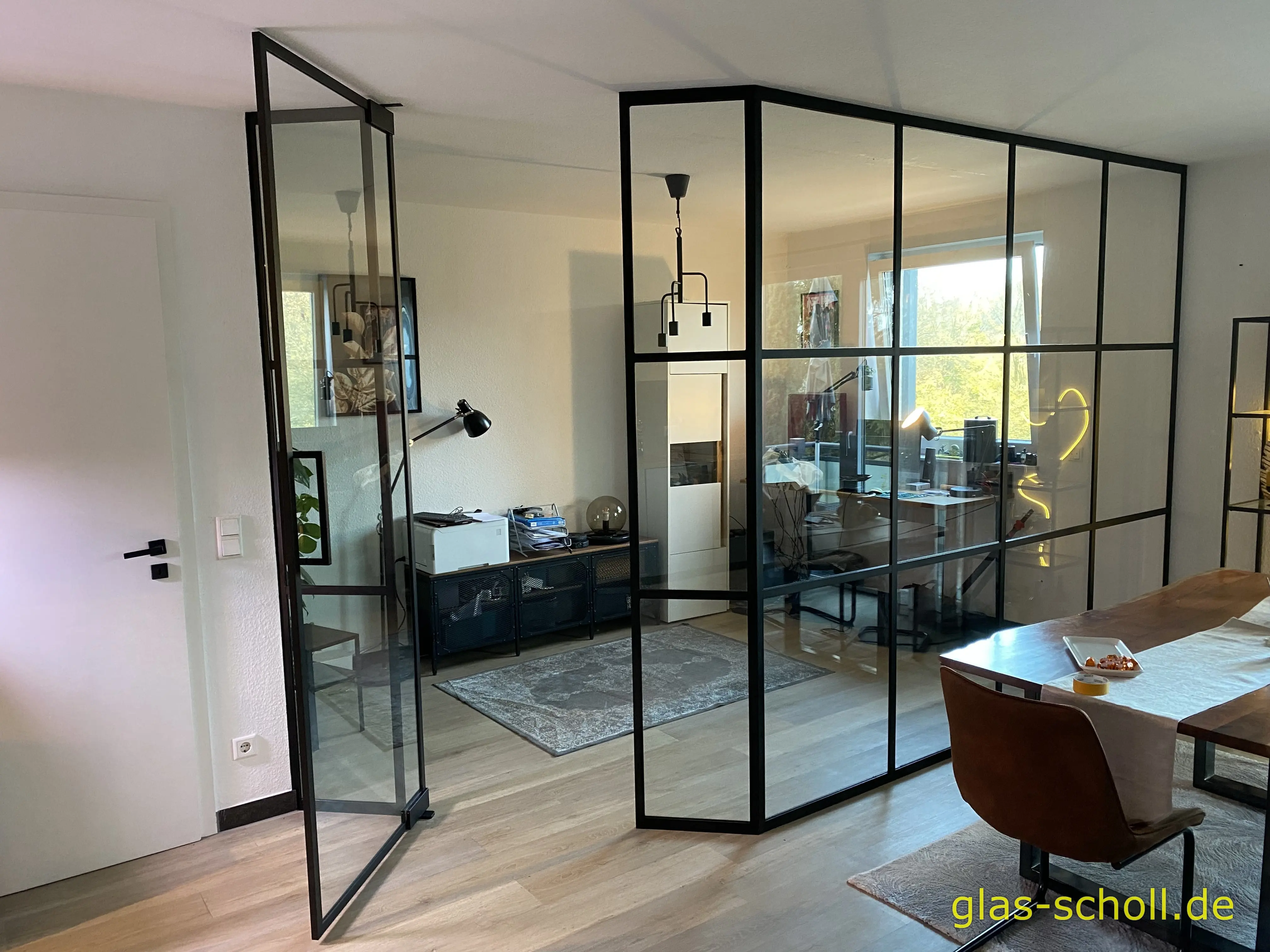 Erstellung einer 135° Industrial Style Glasabtrennung von Glas Scholl