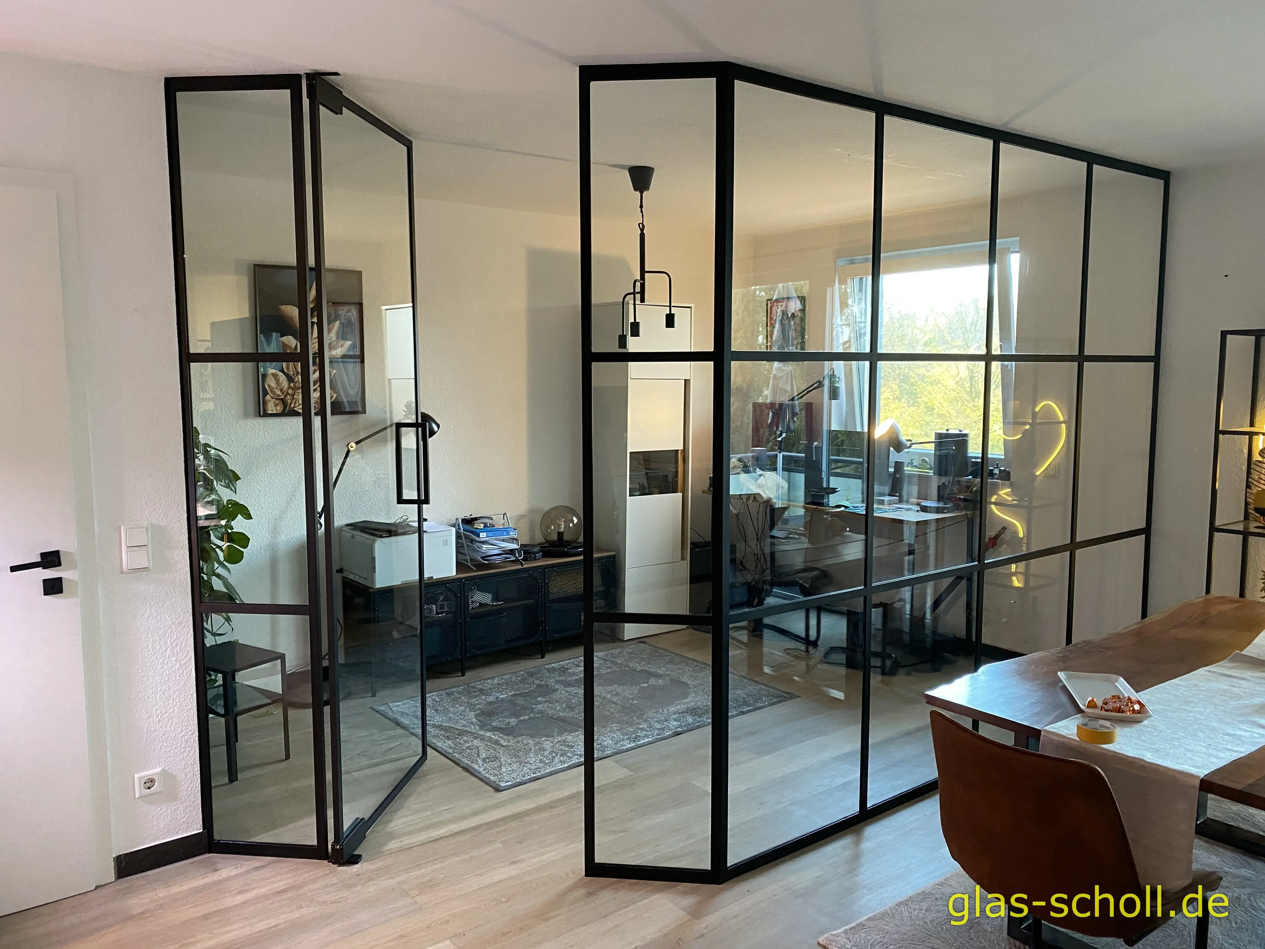 Erstellung einer 135° Industrial Style Glasabtrennung von Glas Scholl