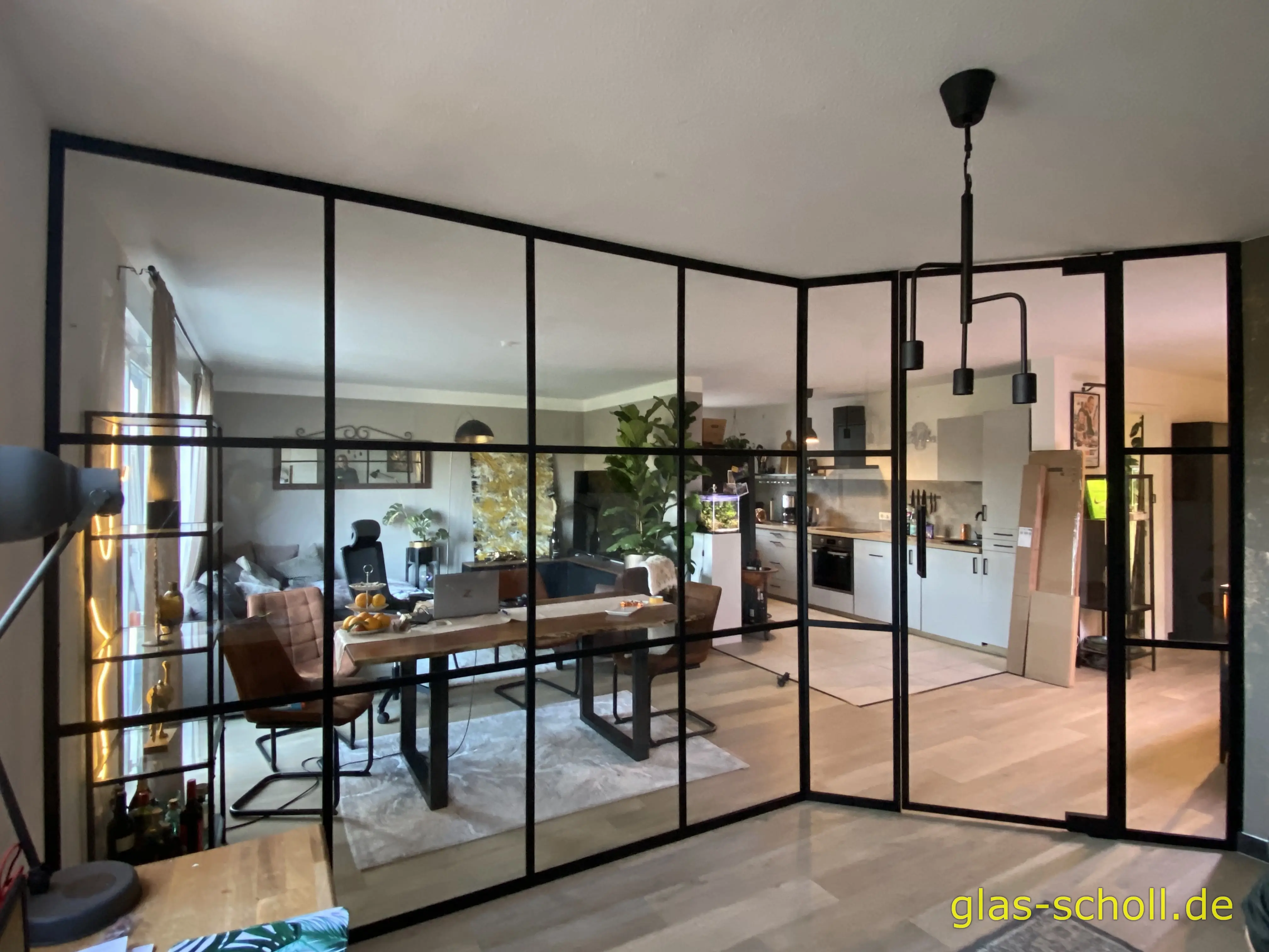 Erstellung einer 135° Industrial Style Glasabtrennung von Glas Scholl