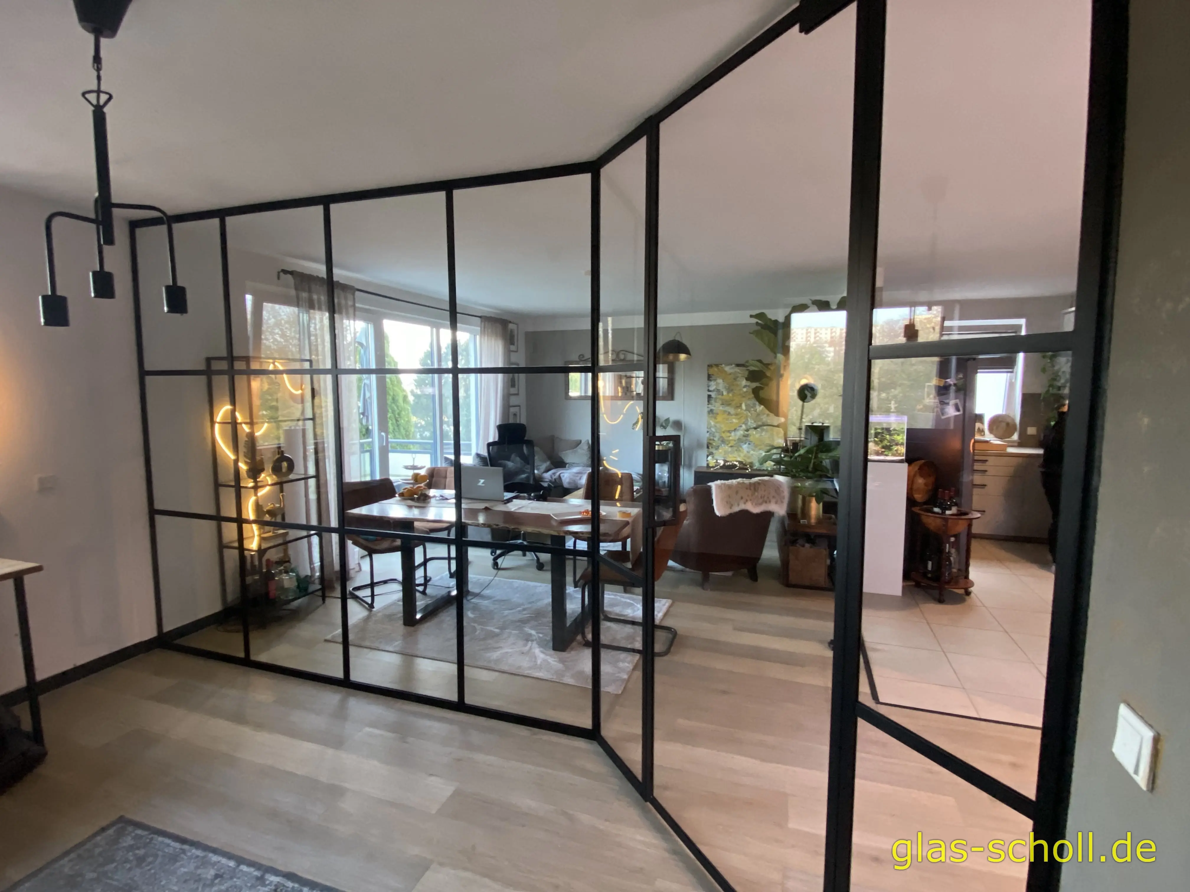 Erstellung einer 135° Industrial Style Glasabtrennung von Glas Scholl