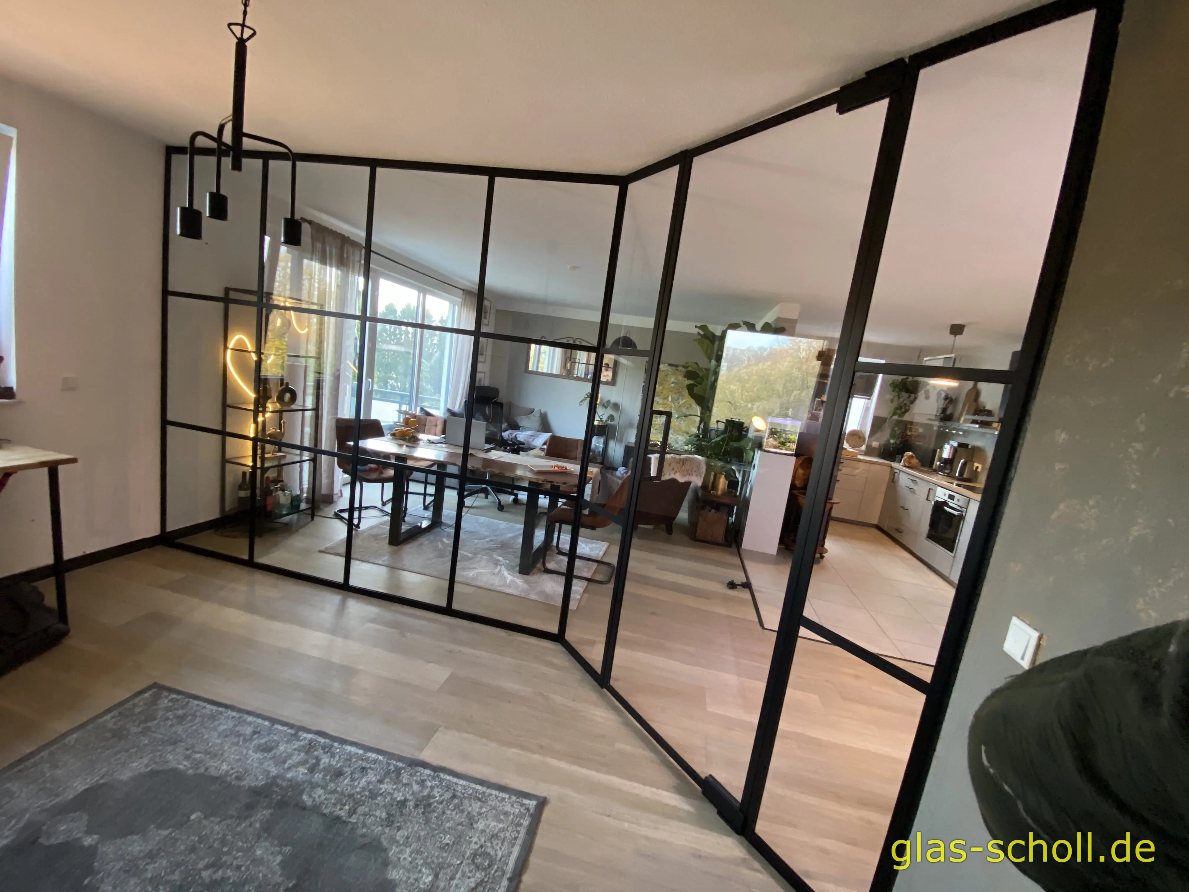 Erstellung einer 135° Industrial Style Glasabtrennung von Glas Scholl