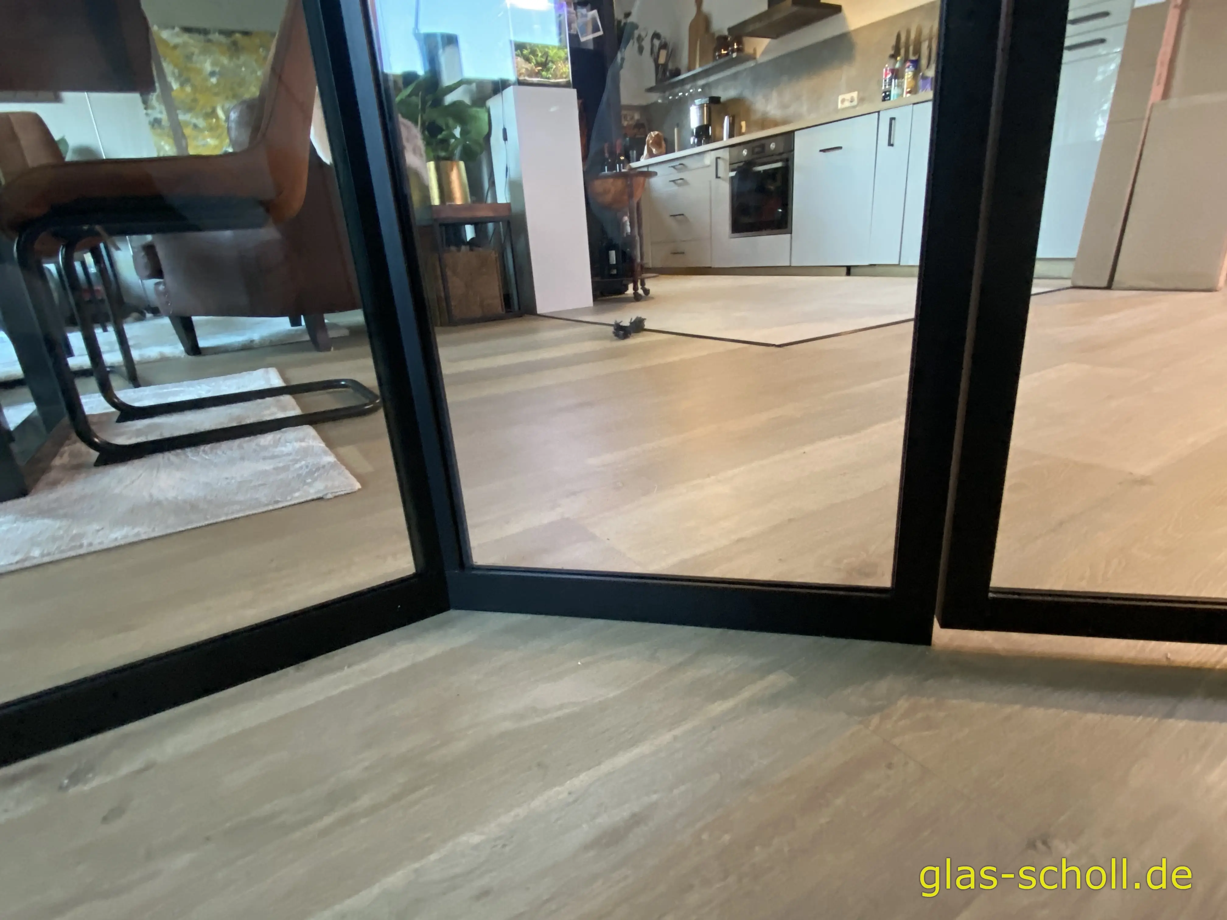 Erstellung einer 135° Industrial Style Glasabtrennung von Glas Scholl