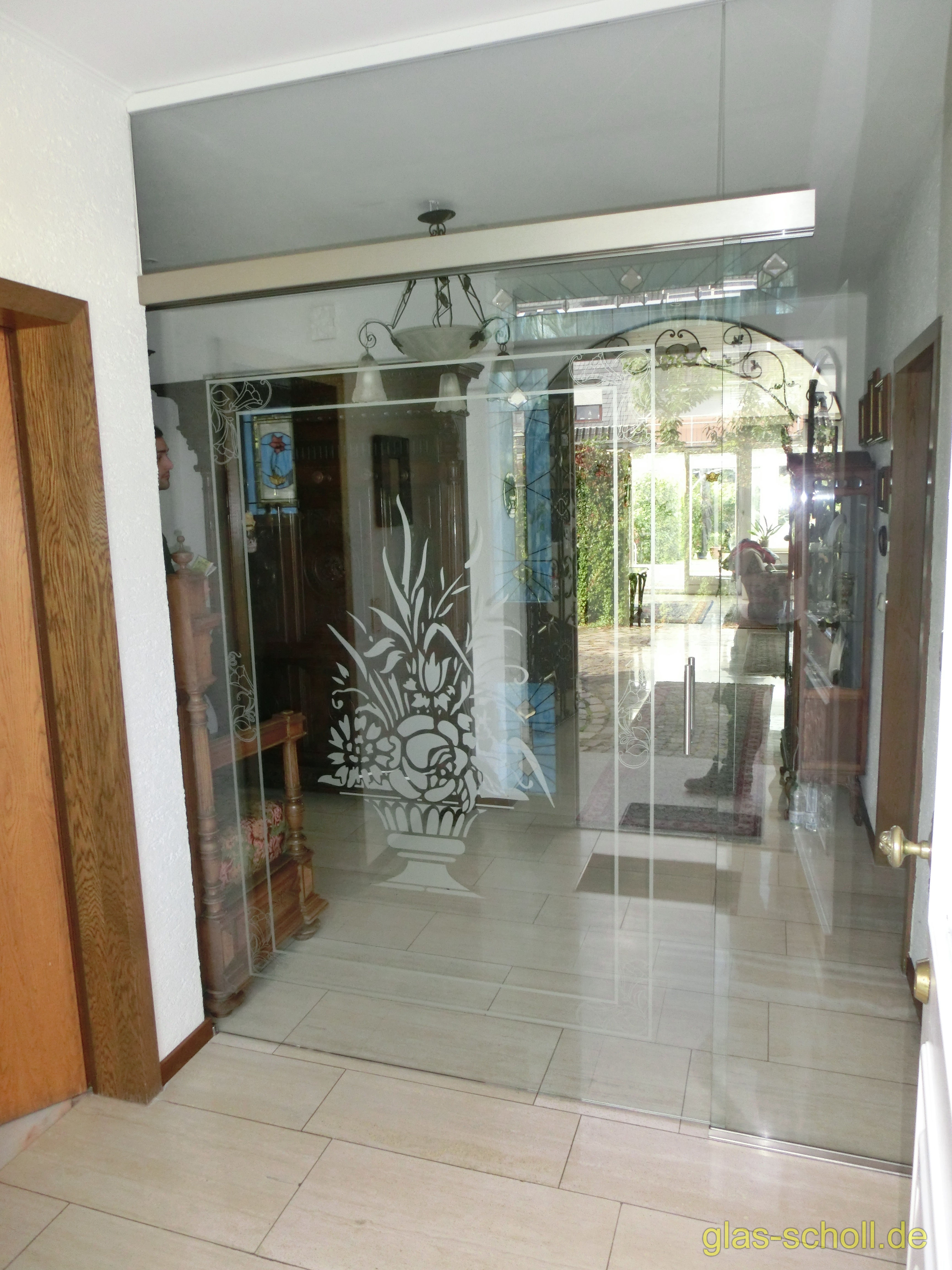 Ganzglas-Schiebetüranlage mit Schiebesystem im Glas von www.glas-scholl.de Portavant im Glas