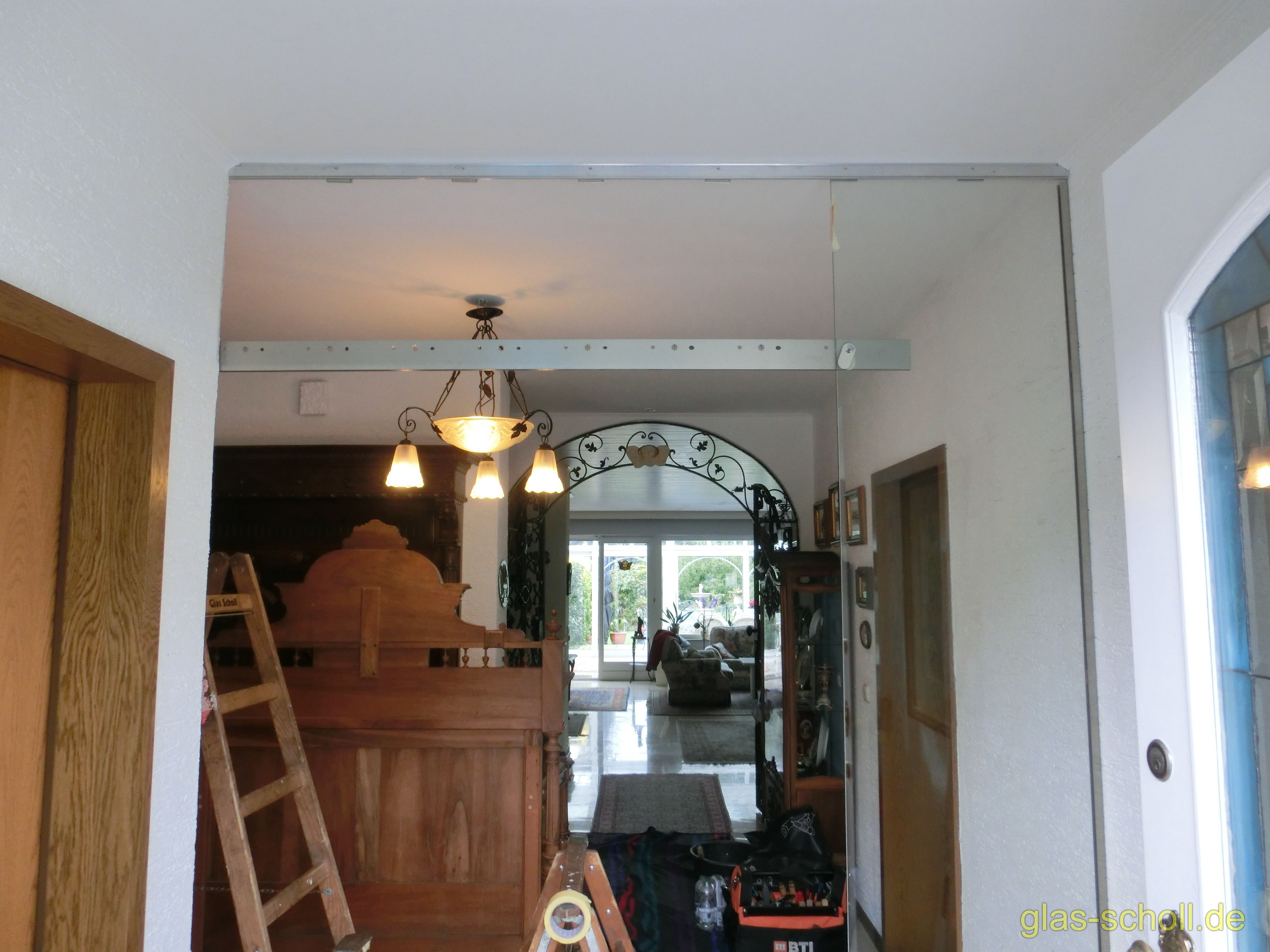 Ganzglas-Schiebetüranlage mit Schiebesystem im Glas von www.glas-scholl.de Portavant im Glas