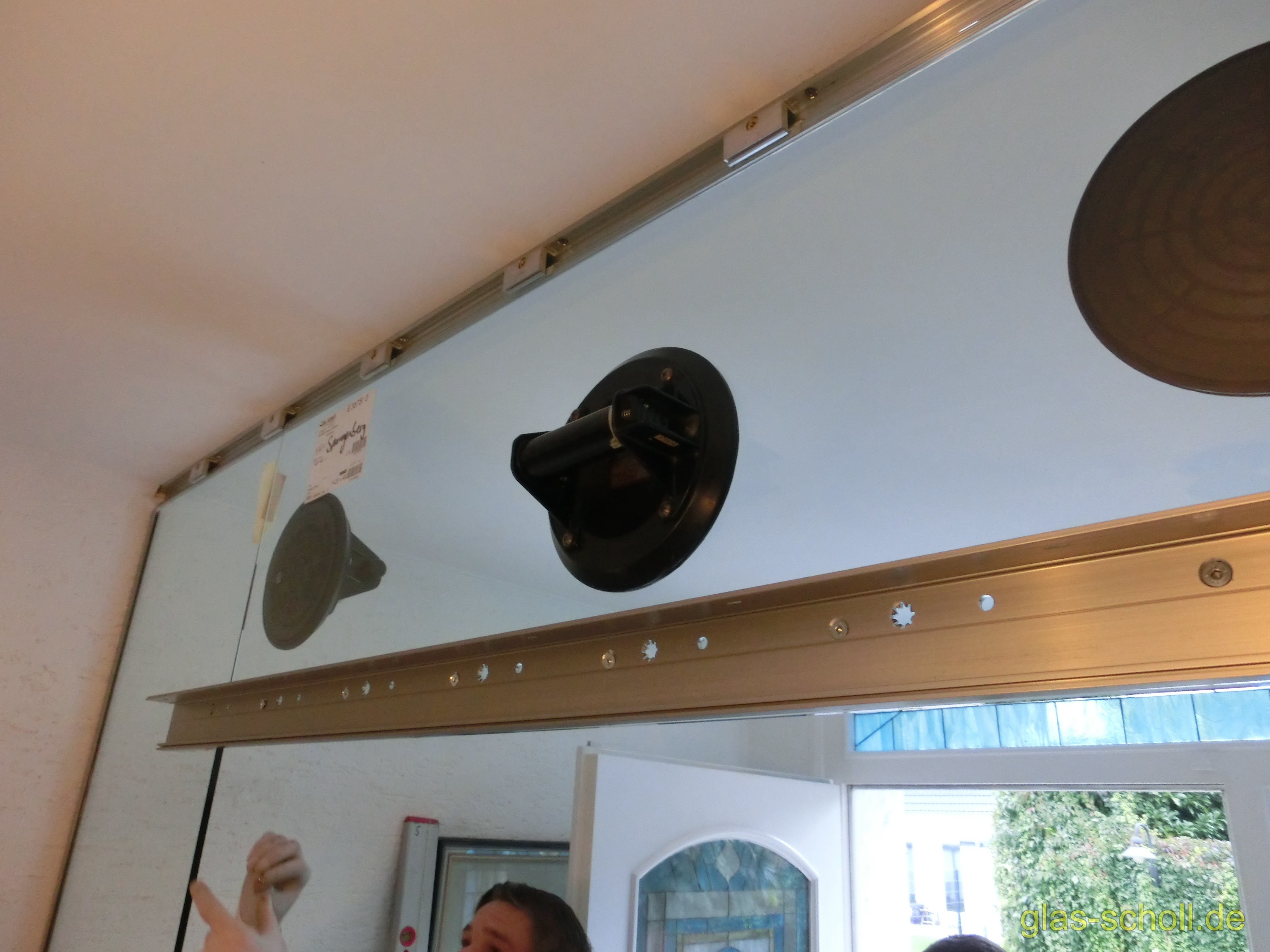 Ganzglas-Schiebetüranlage mit Schiebesystem im Glas von www.glas-scholl.de Portavant im Glas