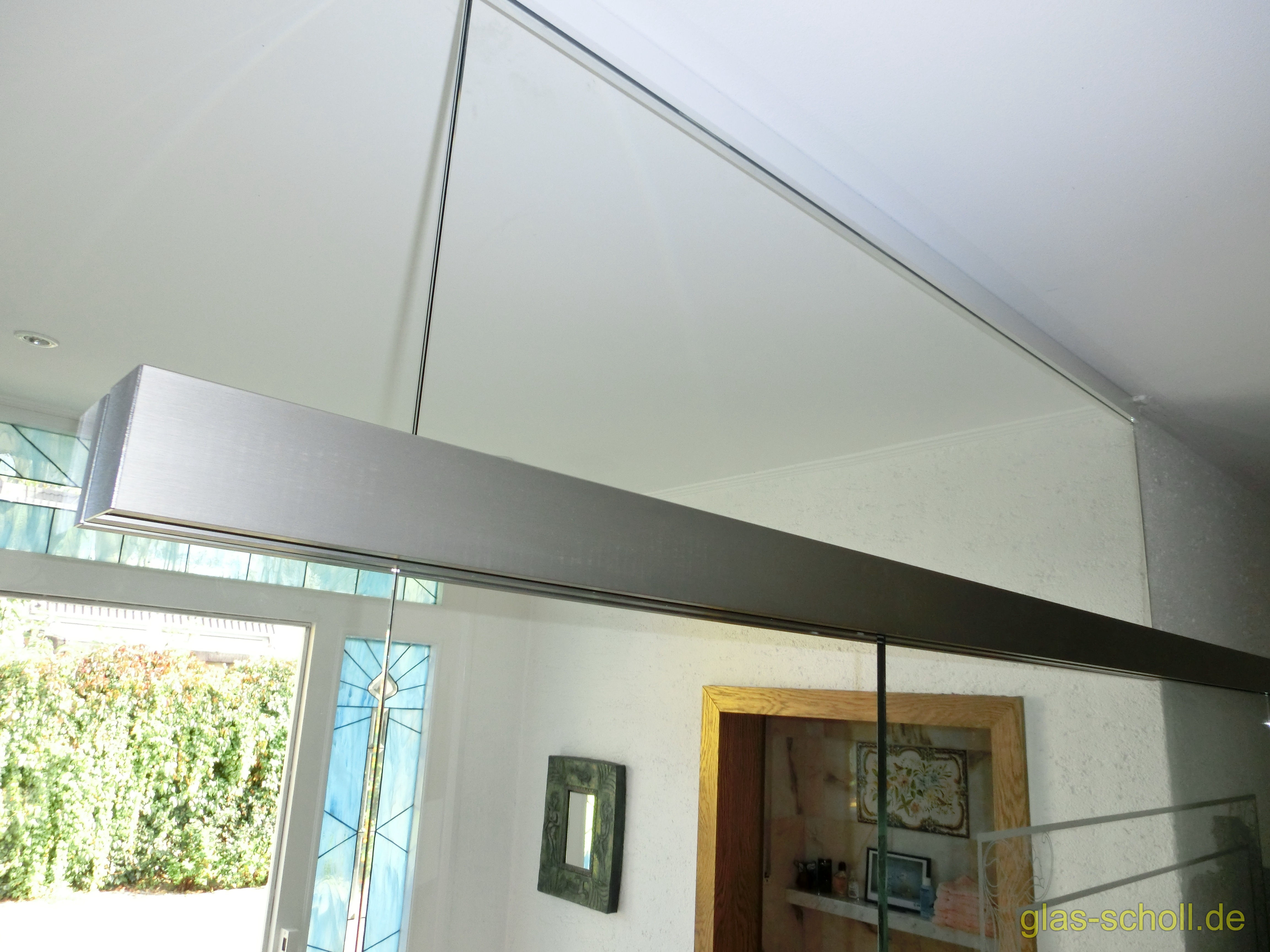 Ganzglas-Schiebetüranlage mit Schiebesystem im Glas von www.glas-scholl.de Portavant im Glas