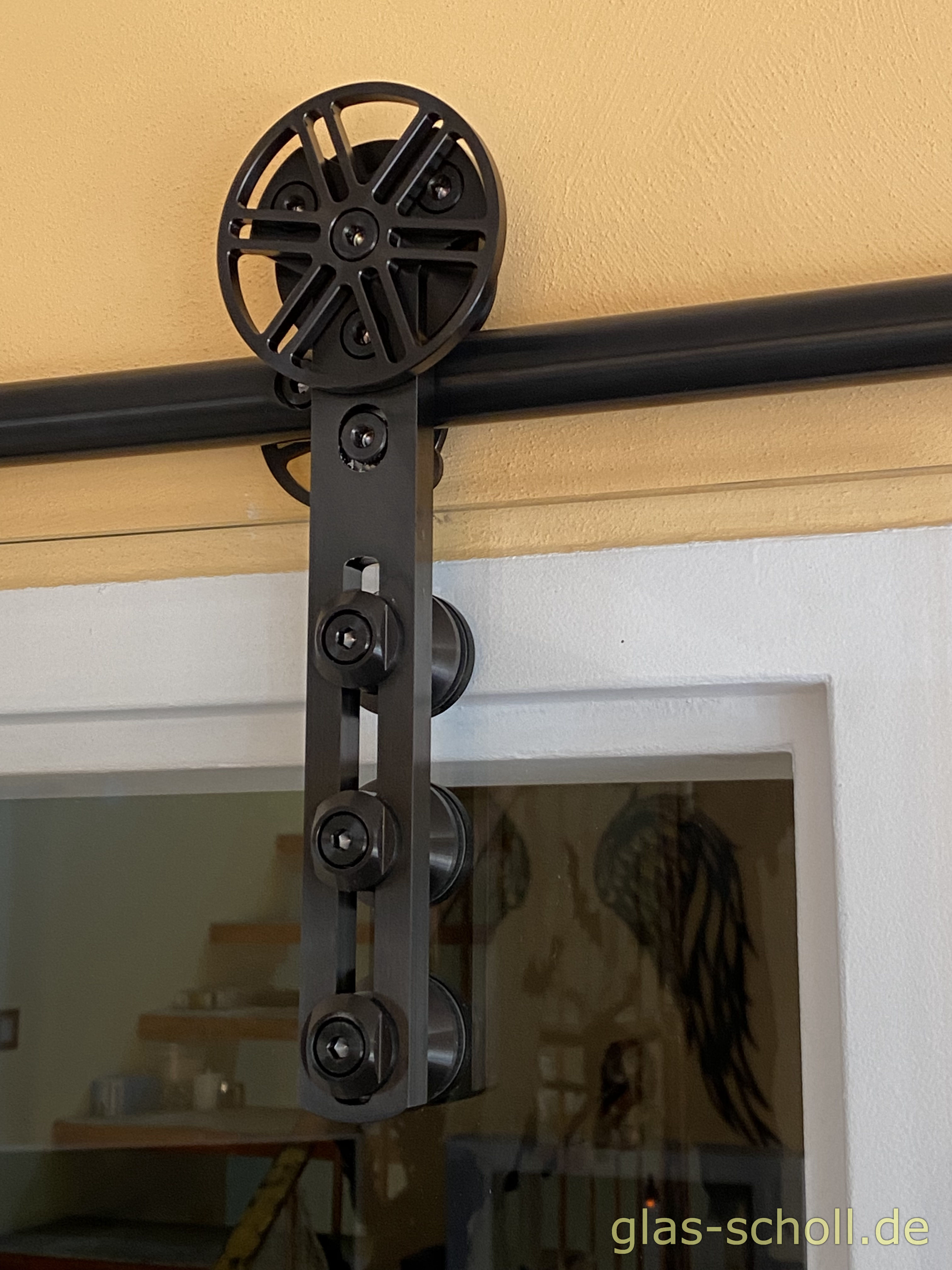 MWE Protec Schiebetür schwarz matt von www.glas-scholl.de