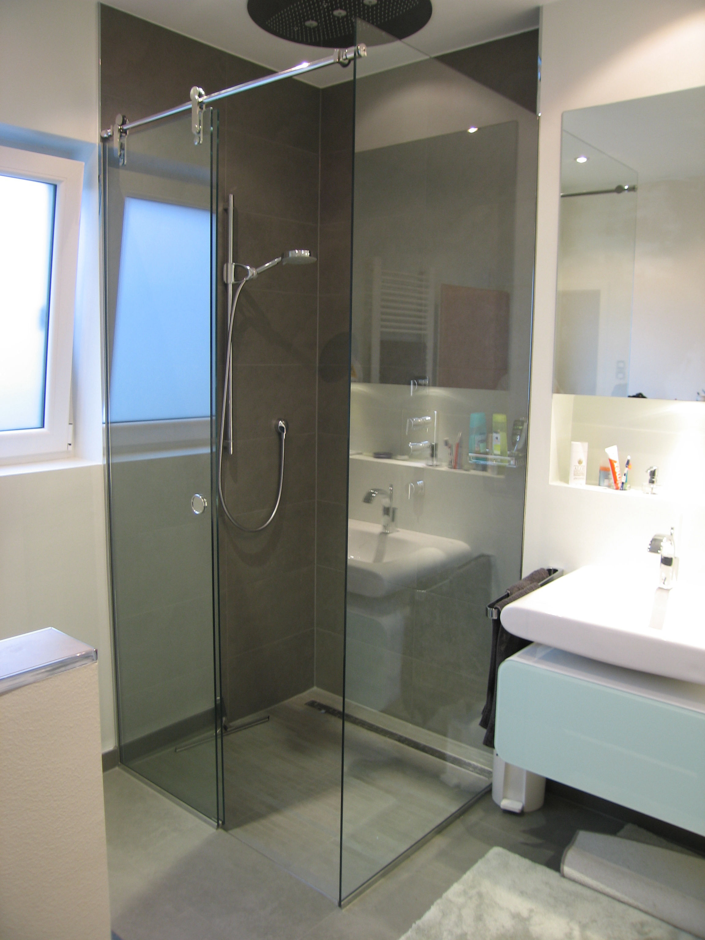90° Eck-Schiebetürdusche mit Edelstahl-System von Glas Scholl