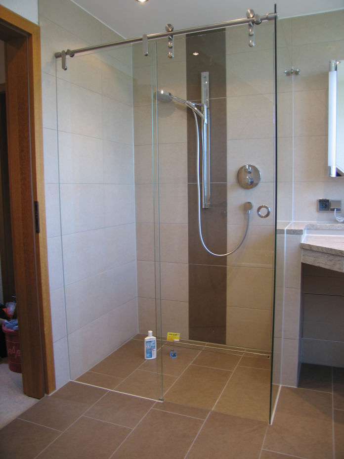 Modell-Eck-Dusche mit Modell-Festteil von Glas Scholl