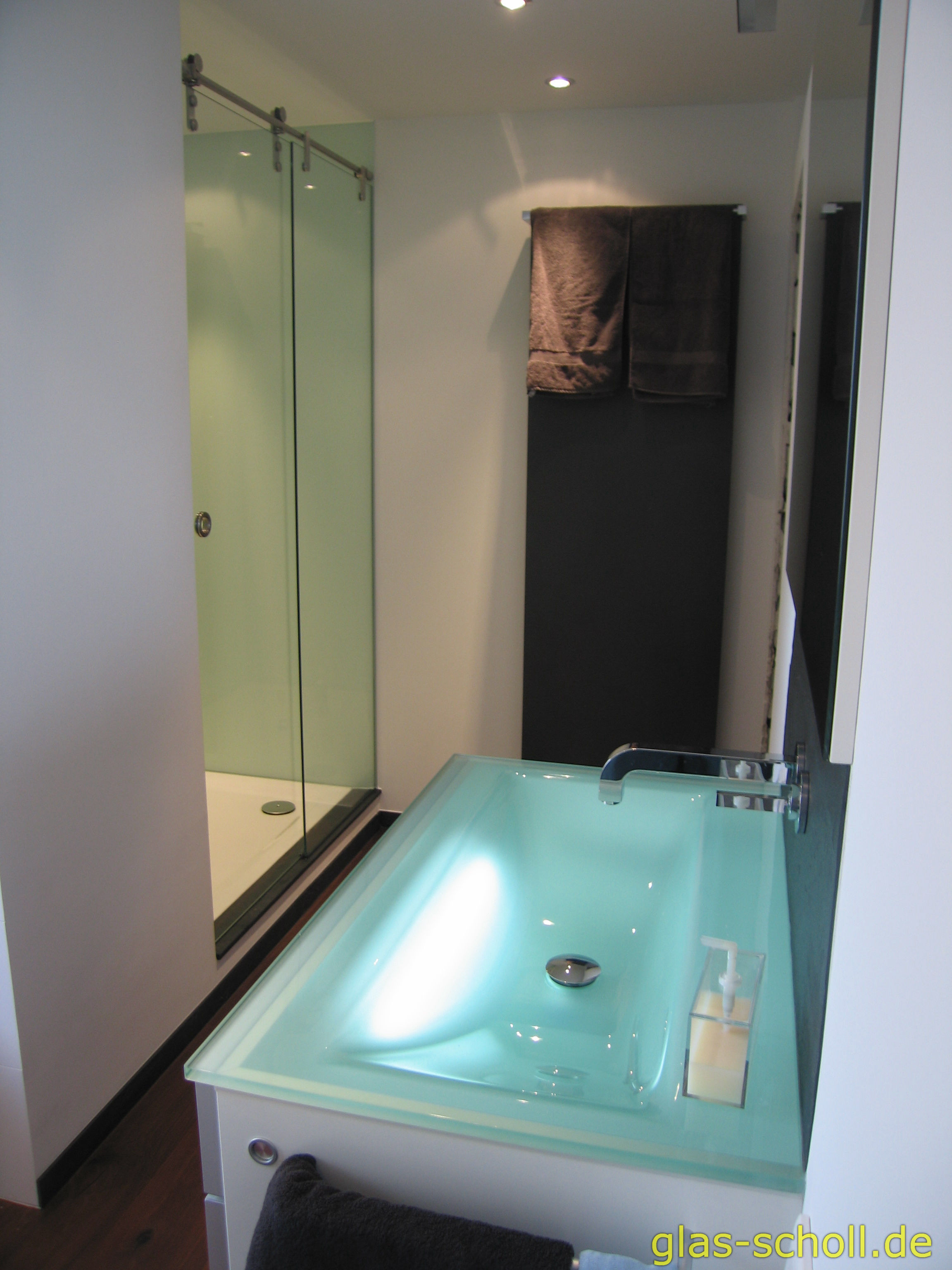 Schiebetürdusche ST120 mit Wandverglasung von Glas Scholl