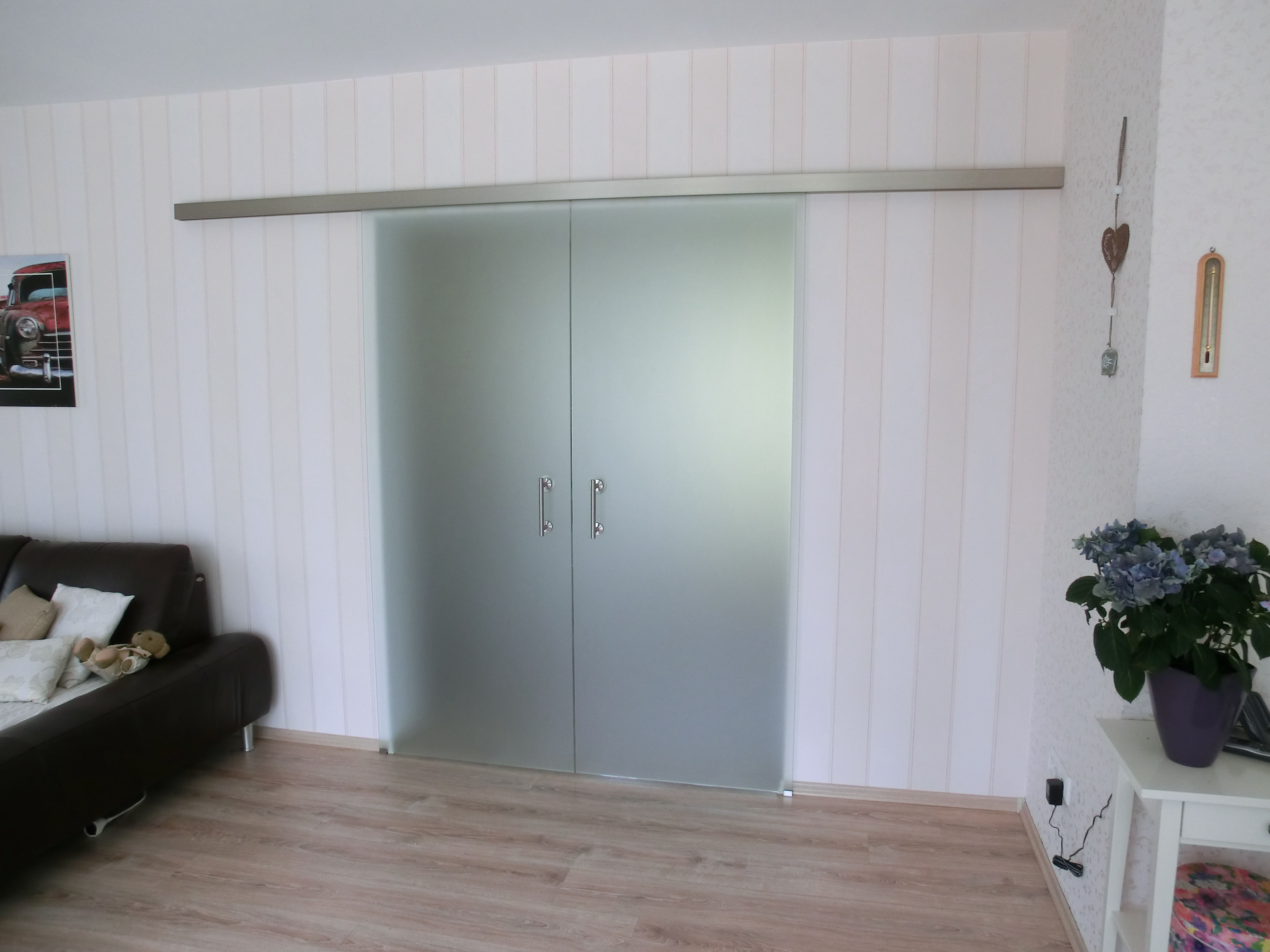 2-flüglige Satinato Softstop-Schiebetüre von Glas Scholl