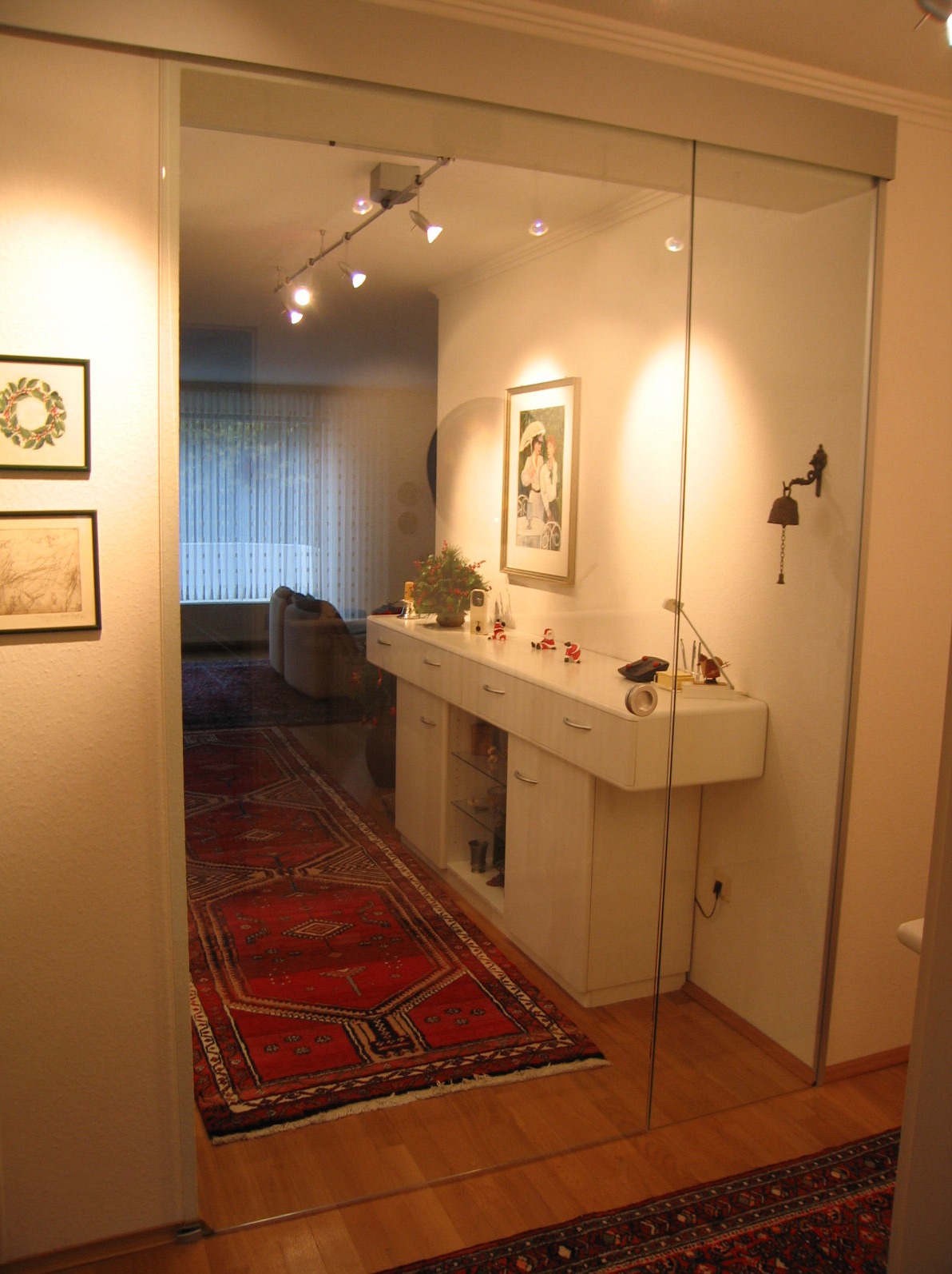 Schiebetür mit klarem Festteil von Glas Scholl