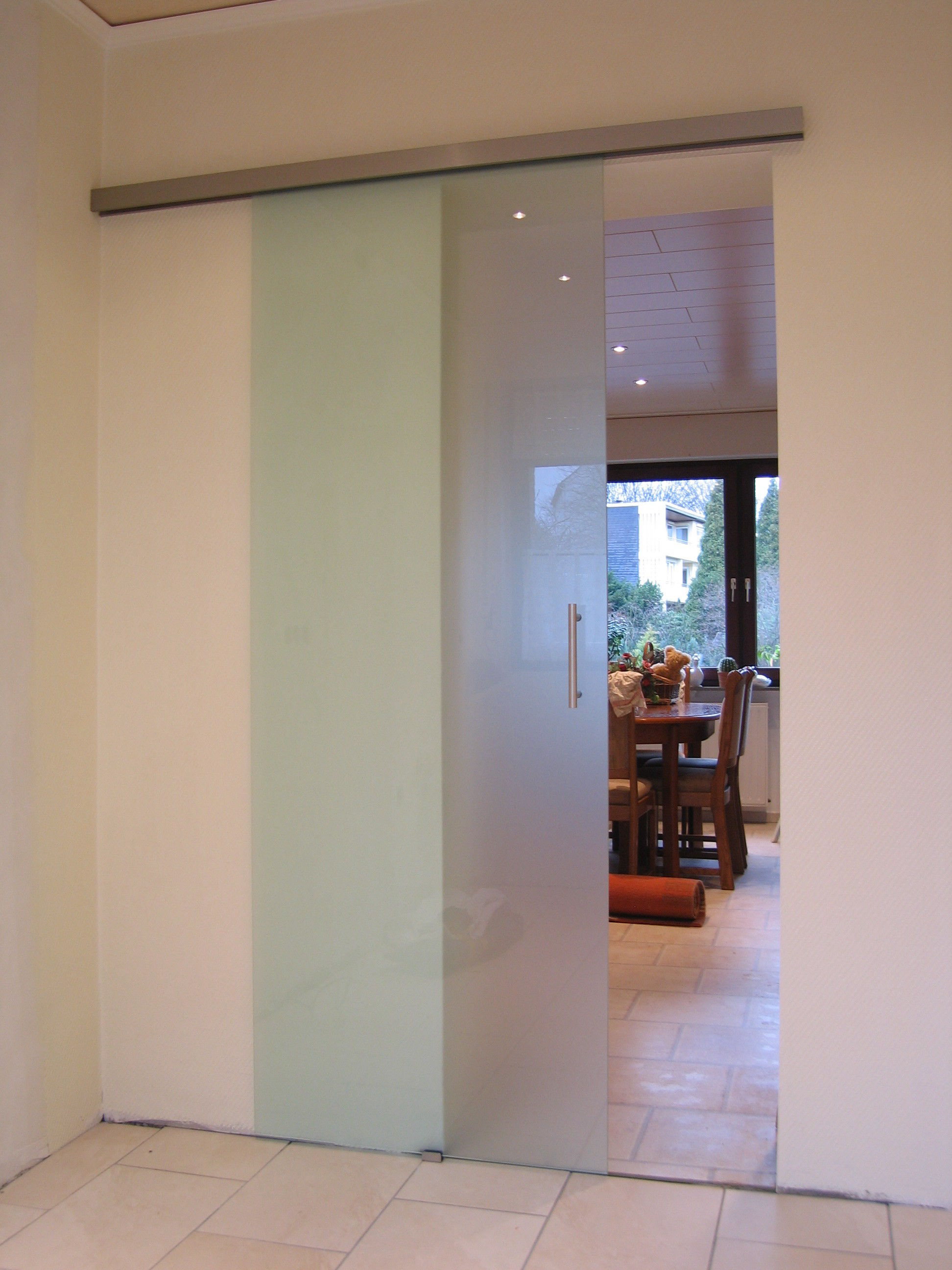 Schiebetür mit Satinatoglas von Glas Scholl.de