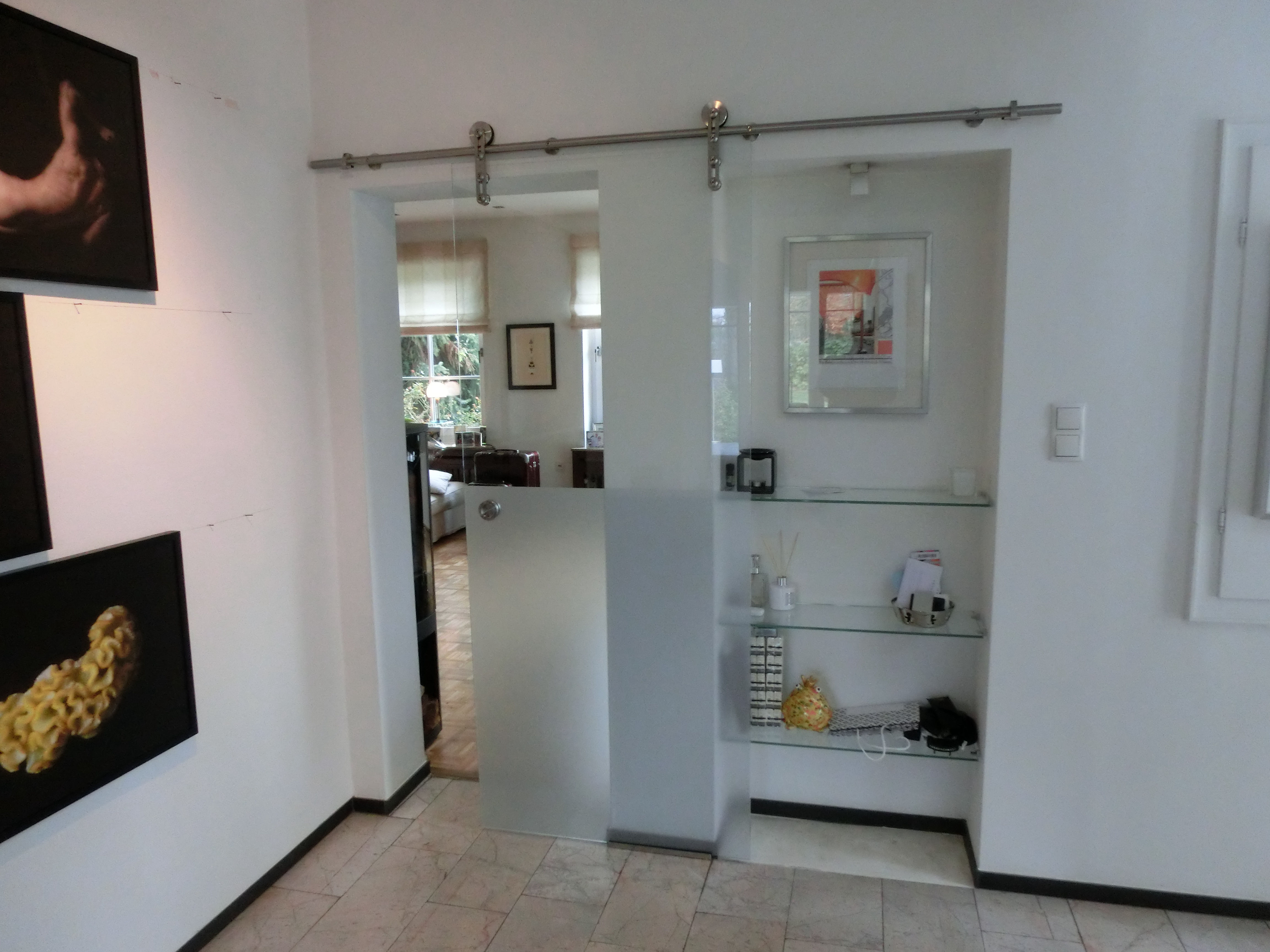 MWE ProTec vor Durchgang/Nische von Glas Scholl