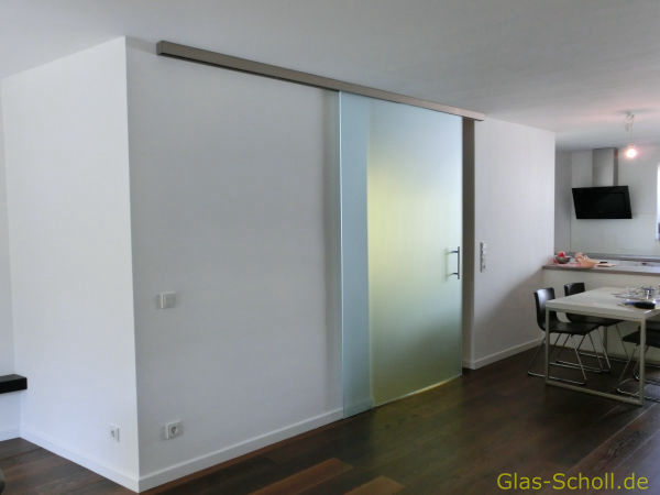 Schiebetüren mit großer Satinato-Tür von Glas Scholl