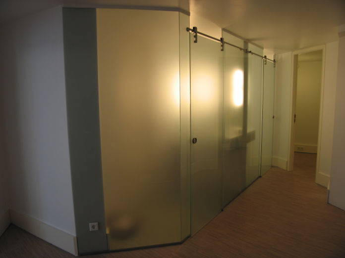 WC-Schiebetüranlage von Glas-Scholl.de