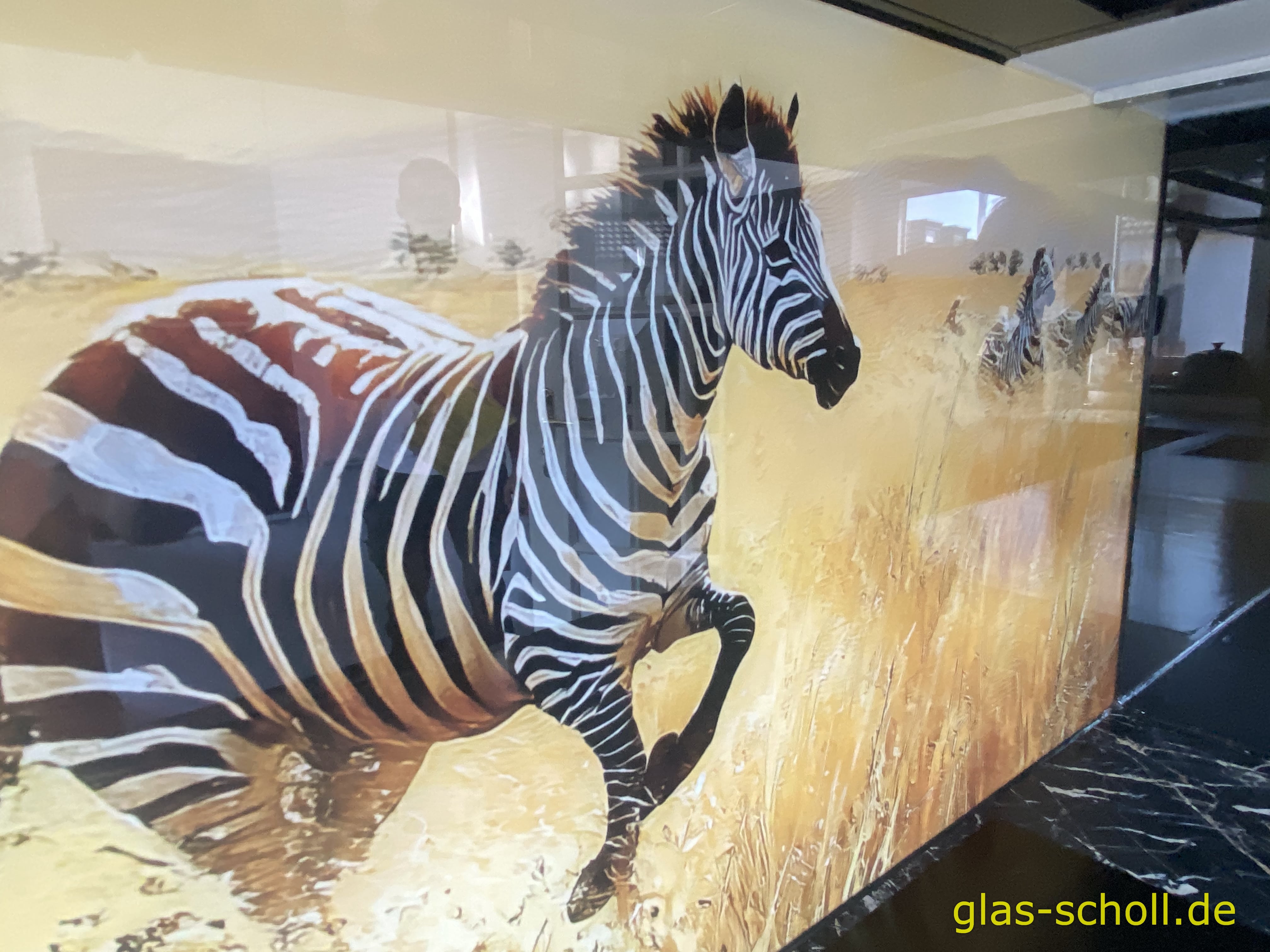 Küchenspritzschutz mit Zebra-Digitaldruck von Glas Scholl