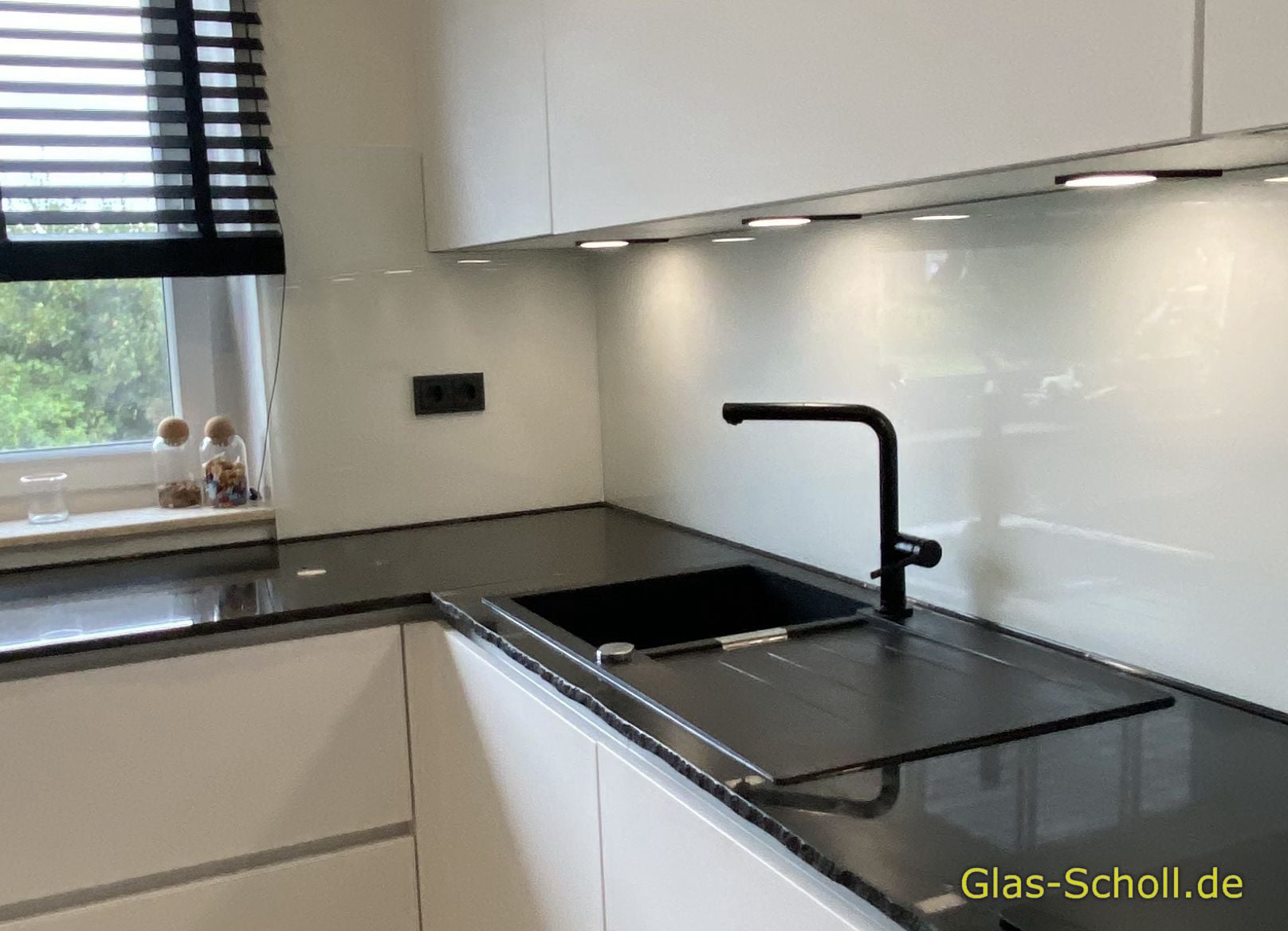 Küchenverschönerung mit Glas Rückwänden von www.glas-scholl.de