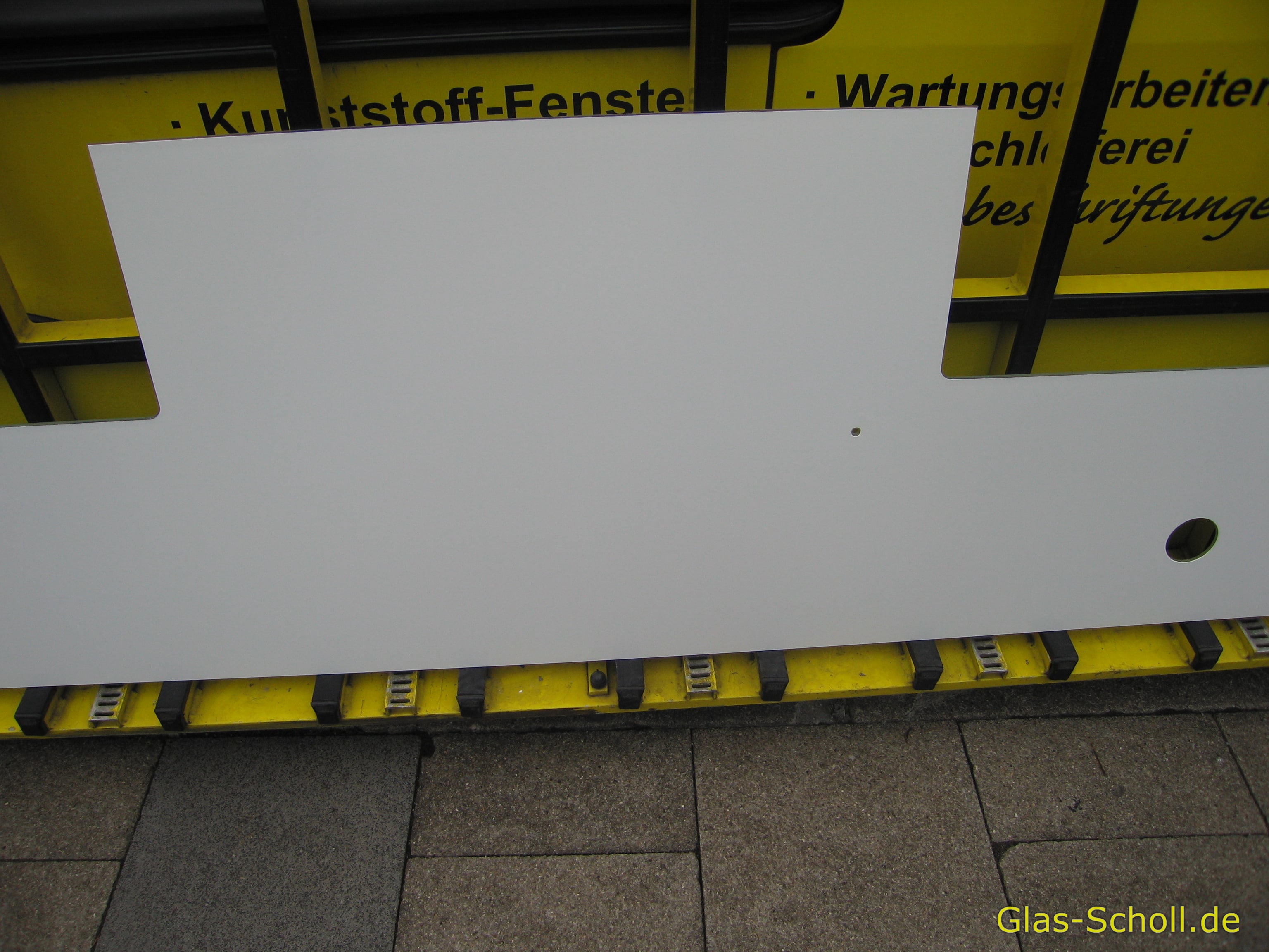 Küchenspritzschutz aus Glas über 4m von www.glas-scholl.de