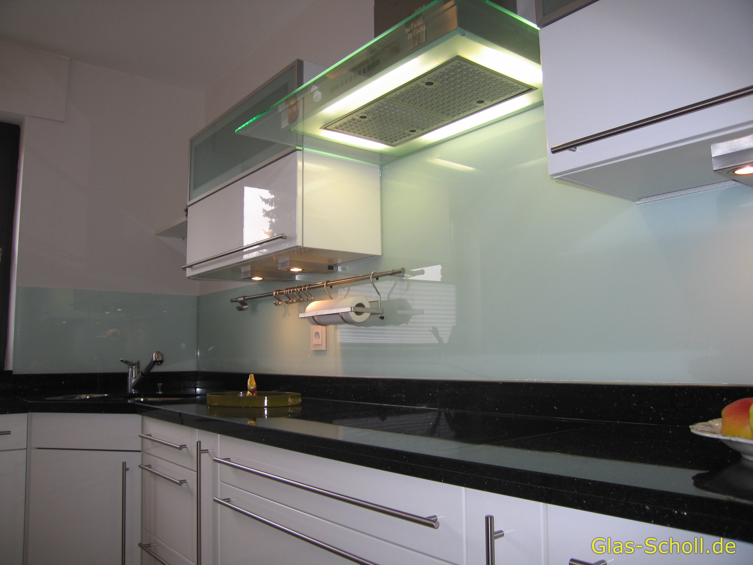 Küchenspritzschutz aus Glas über 4m von www.glas-scholl.de