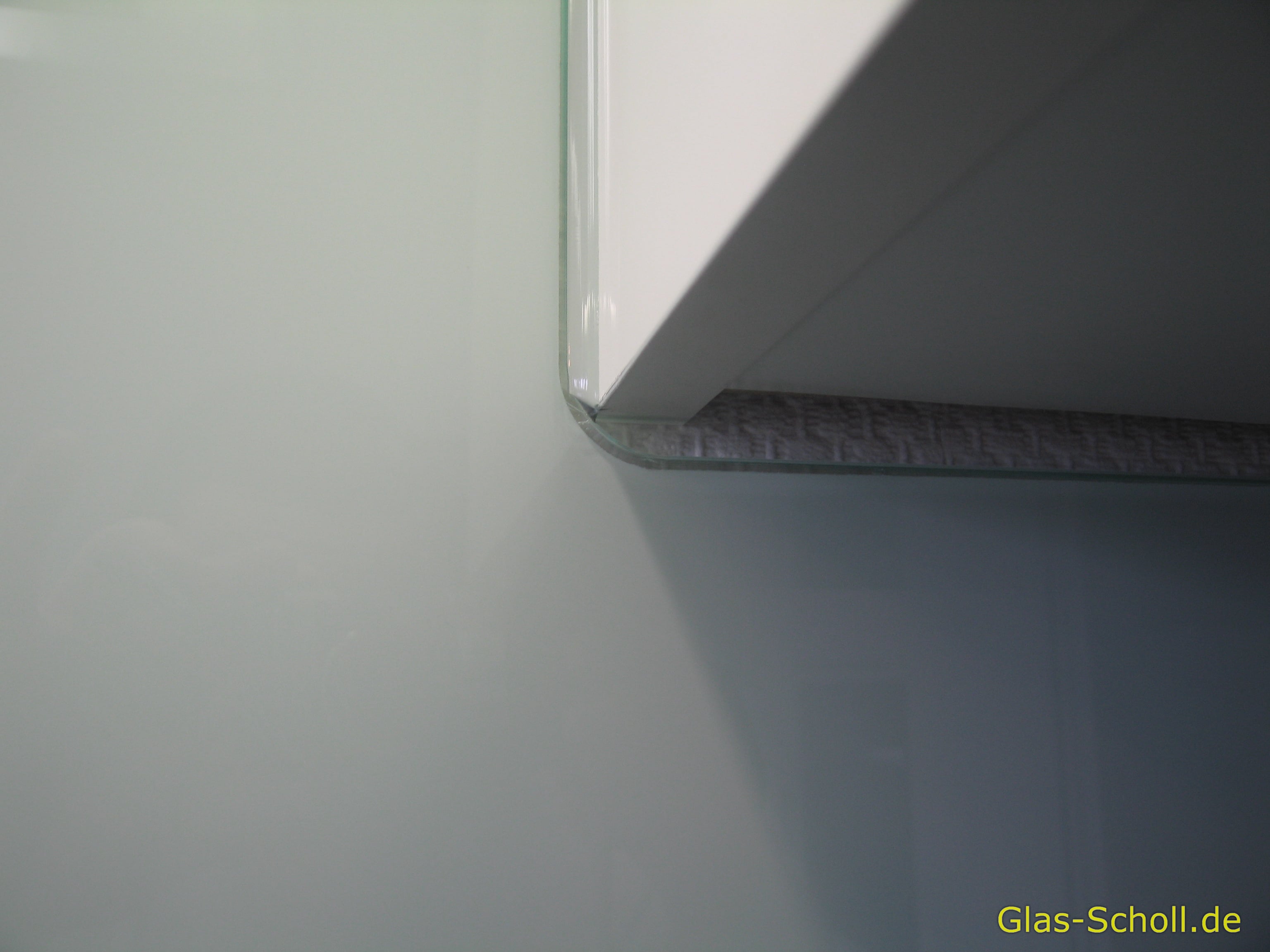 Küchenspritzschutz aus Glas über 4m von www.glas-scholl.de