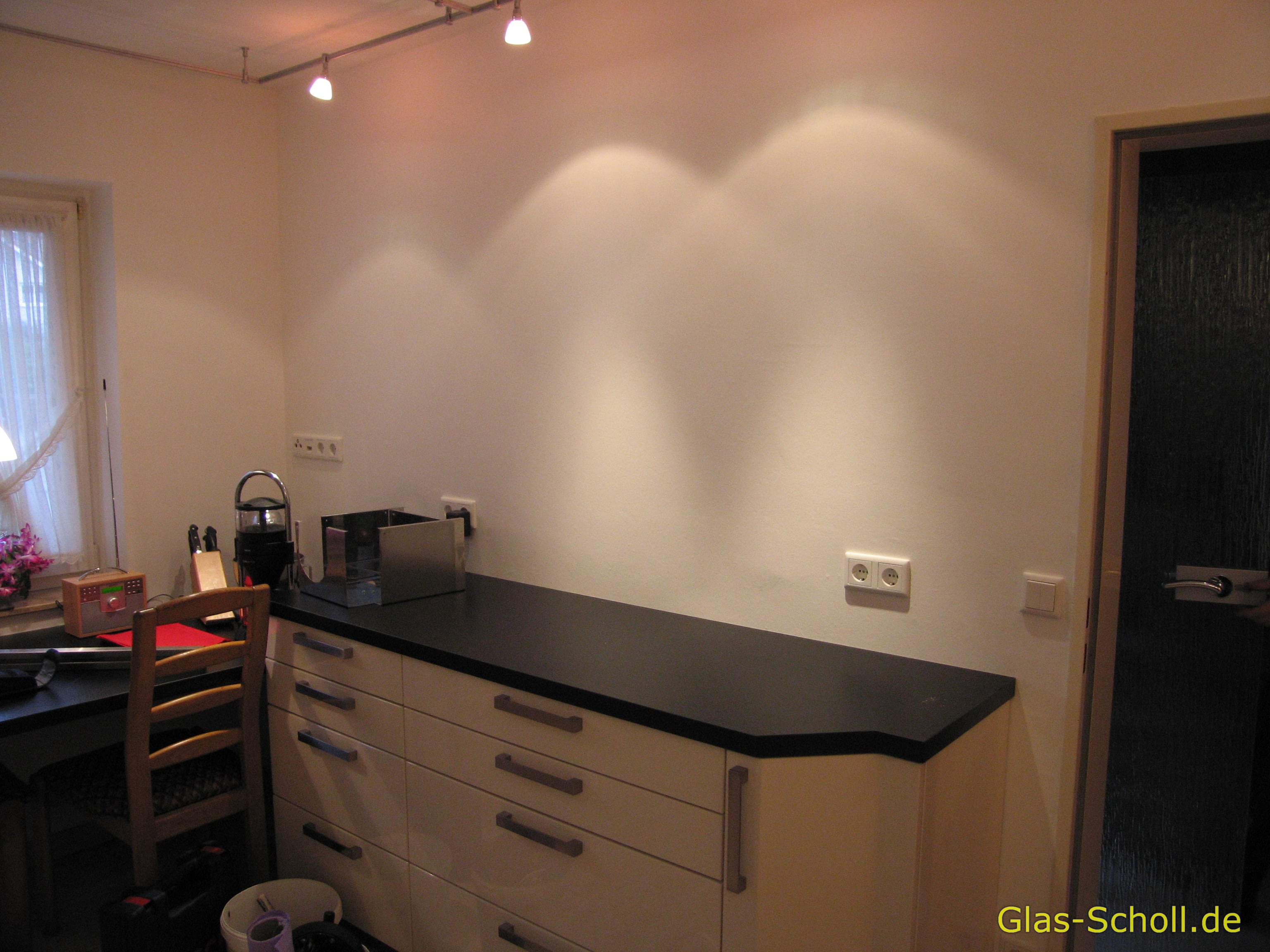 Weissglas Modell-Küchenspritzschutz aus Glas 4m von www.glas-scholl.de