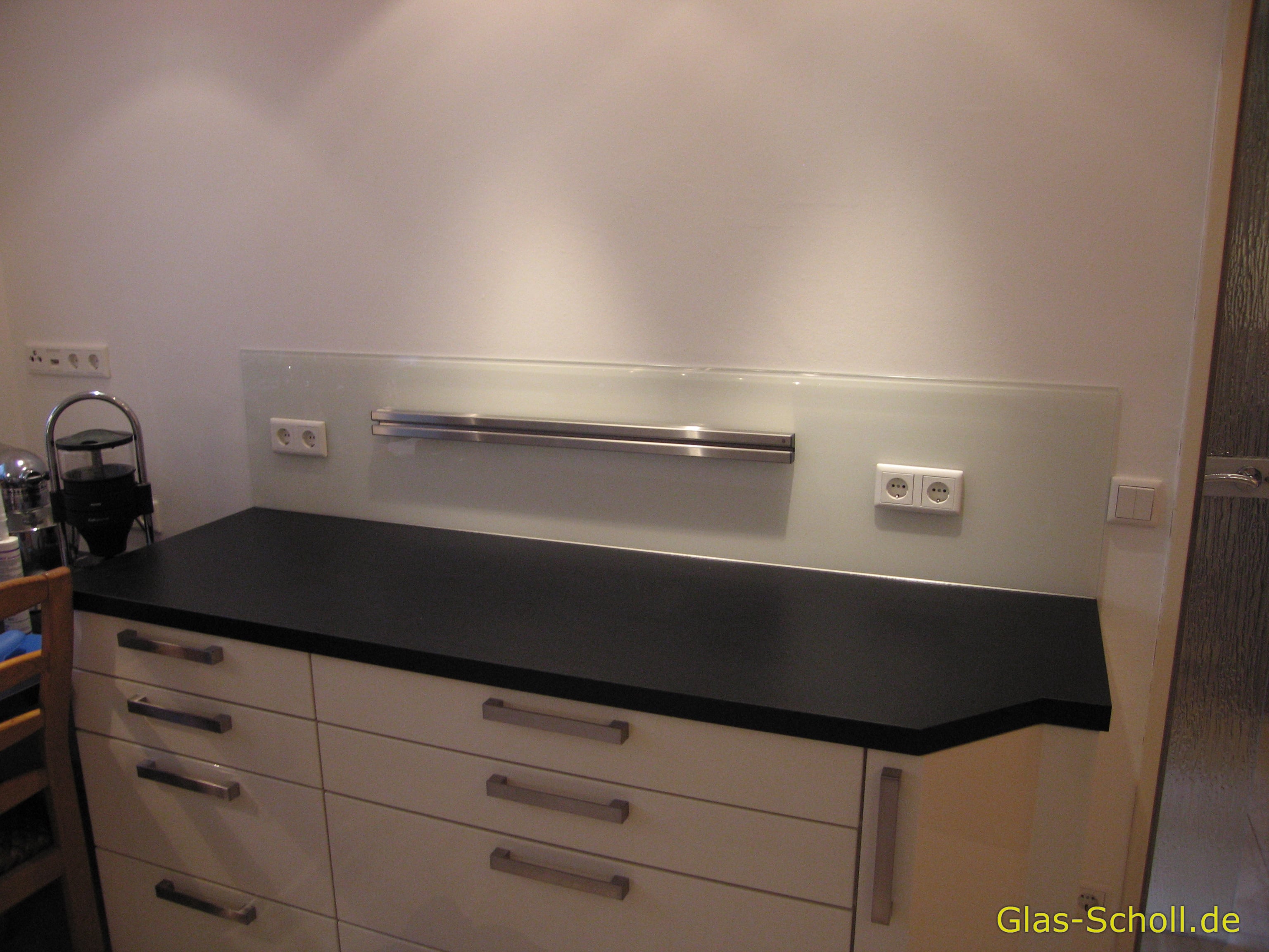 Weissglas Modell-Küchenspritzschutz aus Glas 4m von www.glas-scholl.de