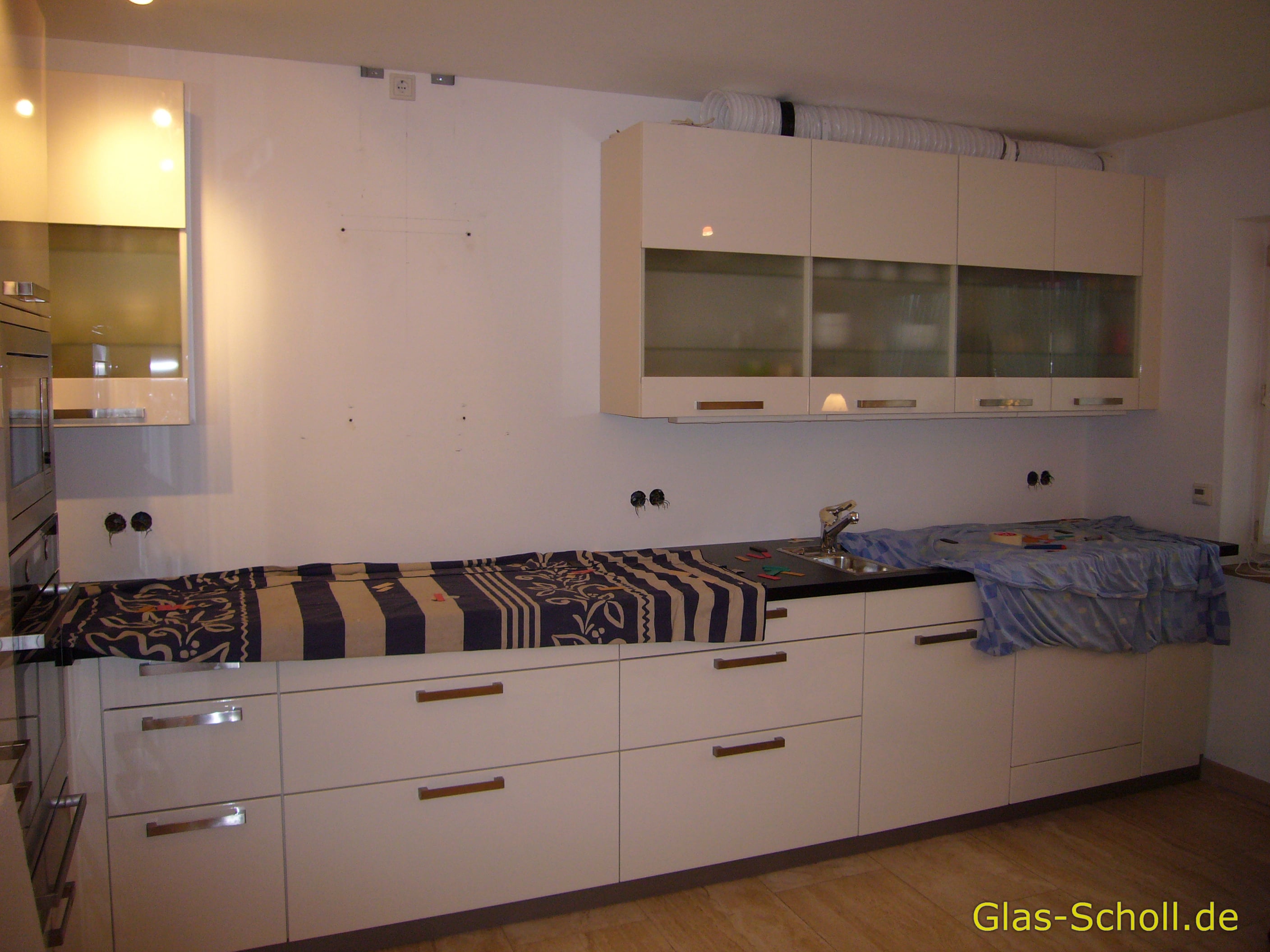 Weissglas Modell-Küchenspritzschutz aus Glas 4m von www.glas-scholl.de