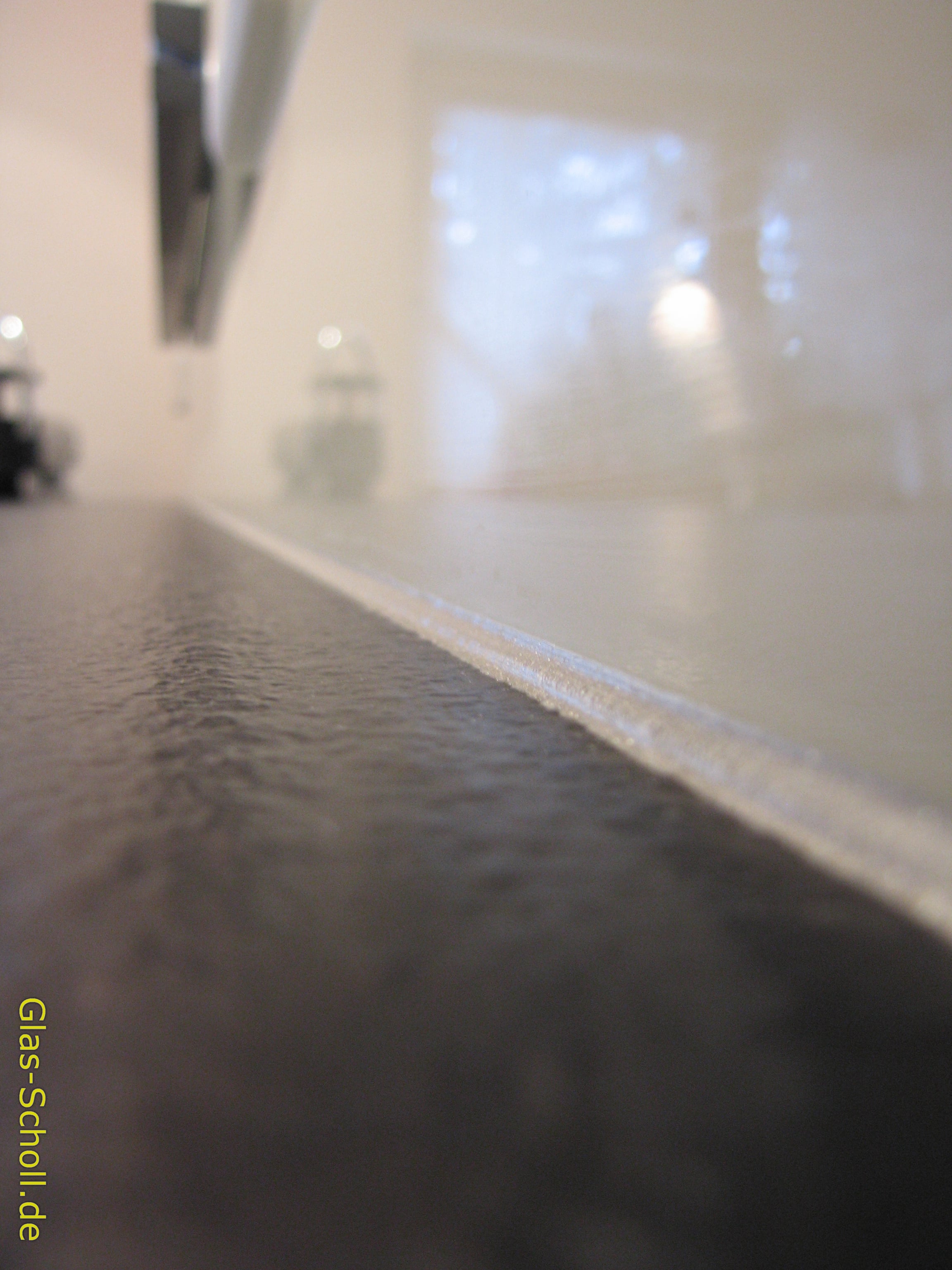 Weissglas Modell-Küchenspritzschutz aus Glas 4m von www.glas-scholl.de