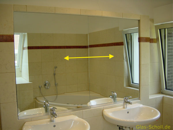 Badezimmerspiegel aus mehrteiligen schiebbaren Spiegeltüren (Sp1)