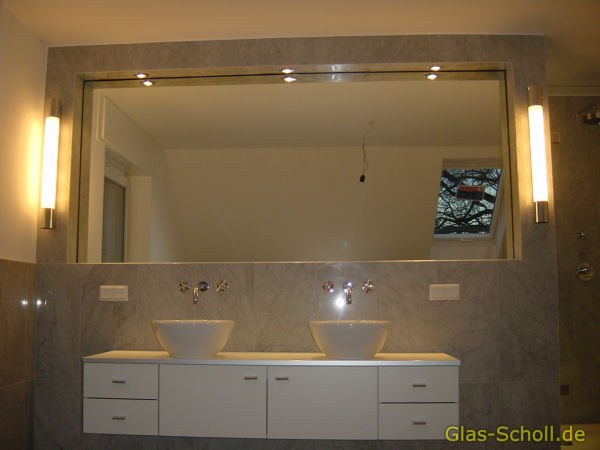 Spiegel in einer Nische mit nette Beleuchtung von Glas Scholl