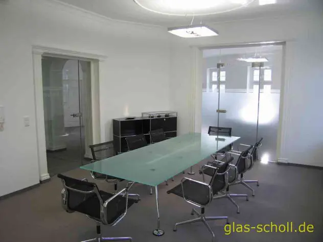 Ganzglas-Anlagen in alten Zargen von Glas Scholl