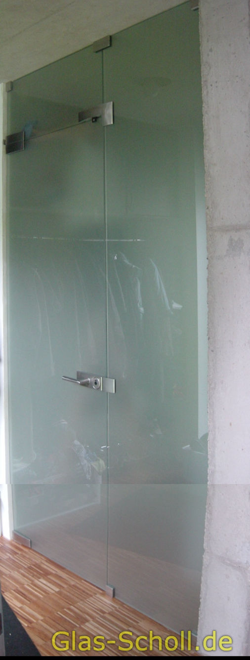 Ganzglas-Abtrennung mit Satinatoglas als WC- Abtrennung von Glas Scholl